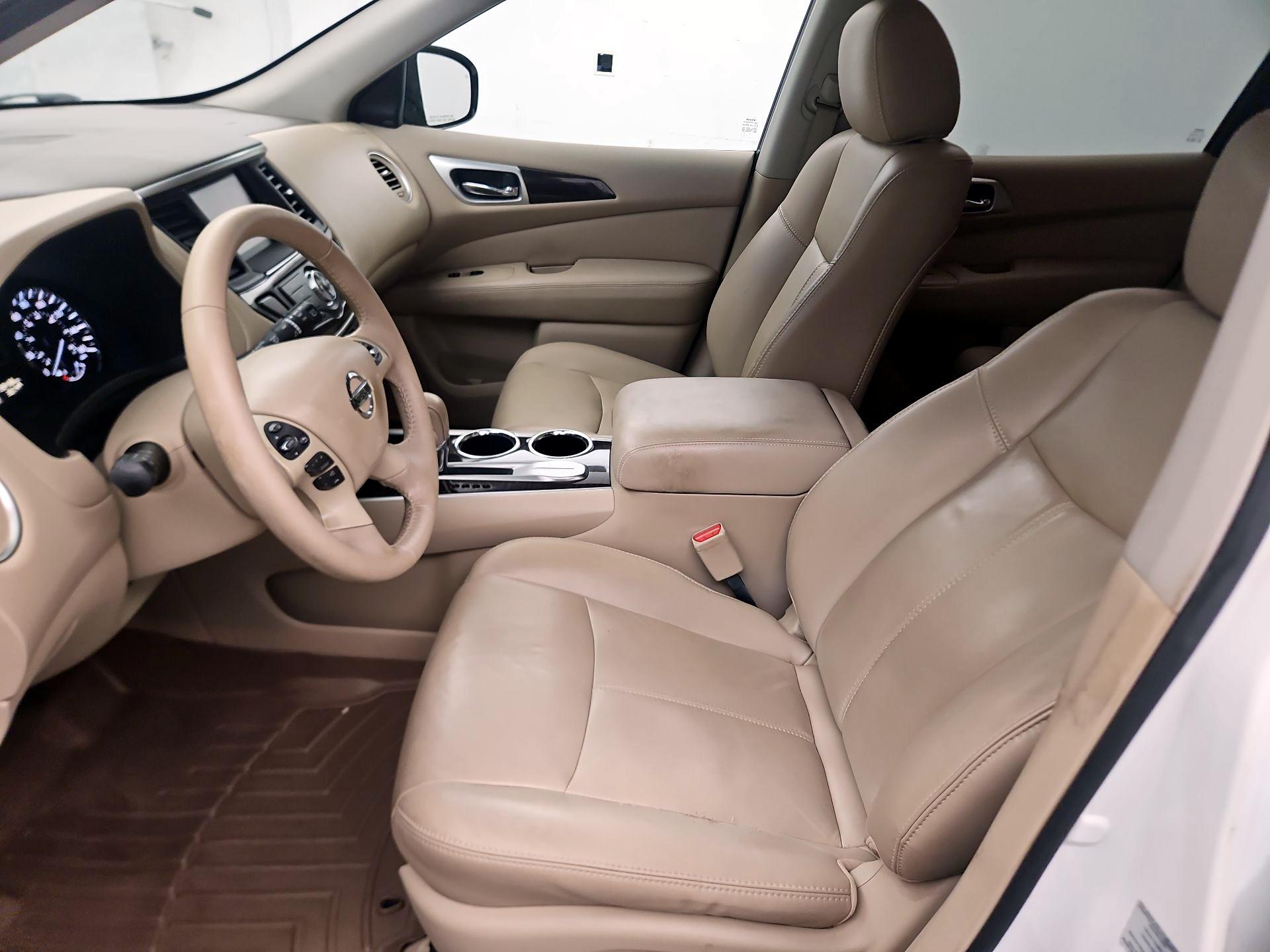 Thumbnail: 2015 Nissan Pathfinder - 9