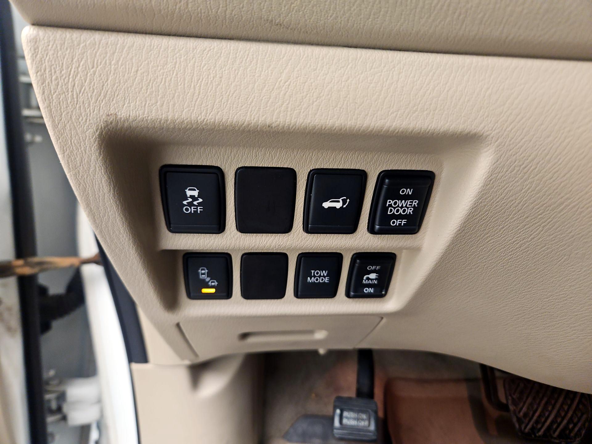 Thumbnail: 2015 Nissan Pathfinder - 11