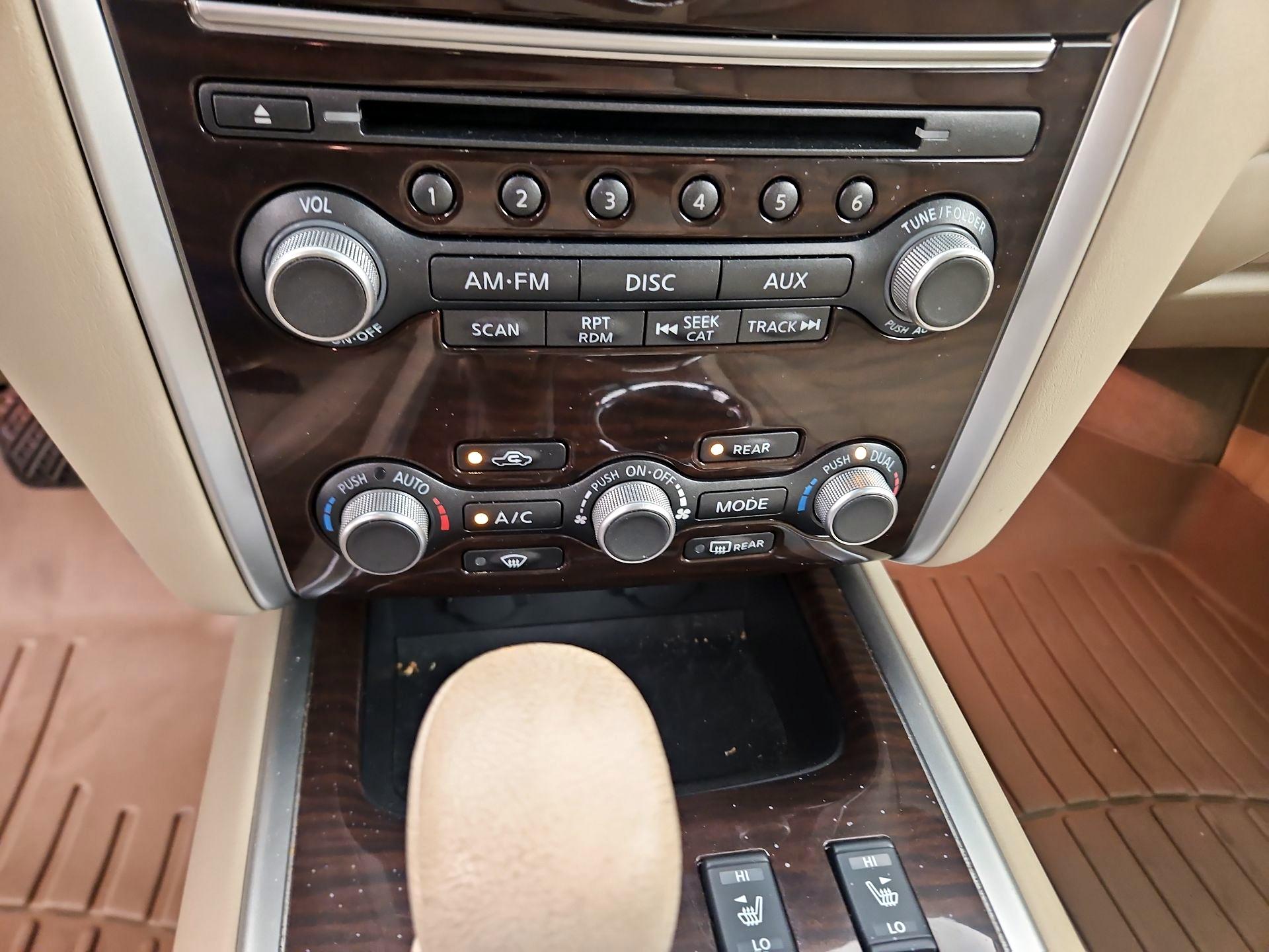 Thumbnail: 2015 Nissan Pathfinder - 14