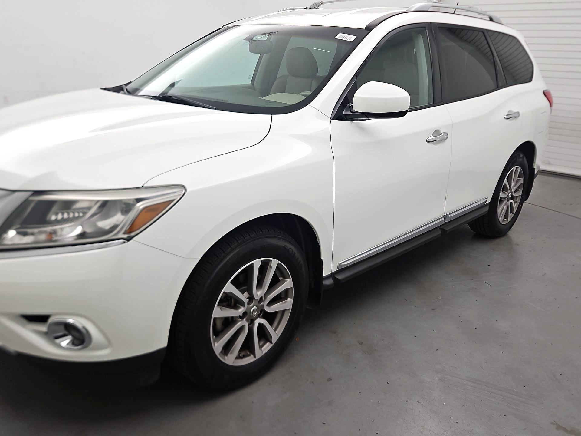 Thumbnail: 2015 Nissan Pathfinder - 3