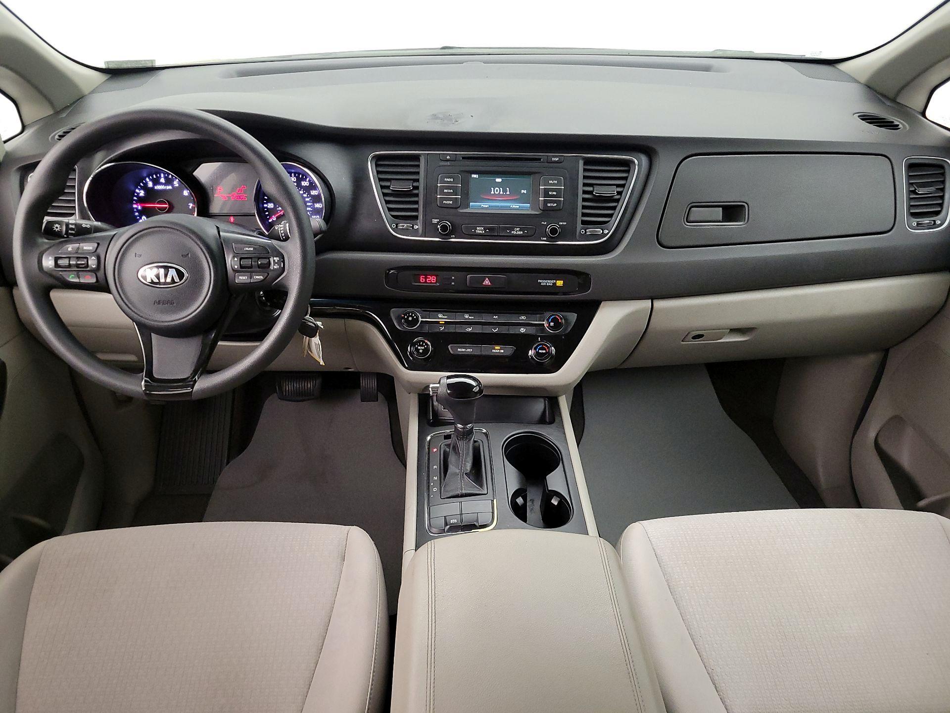 Thumbnail: 2017 Kia Sedona - 8