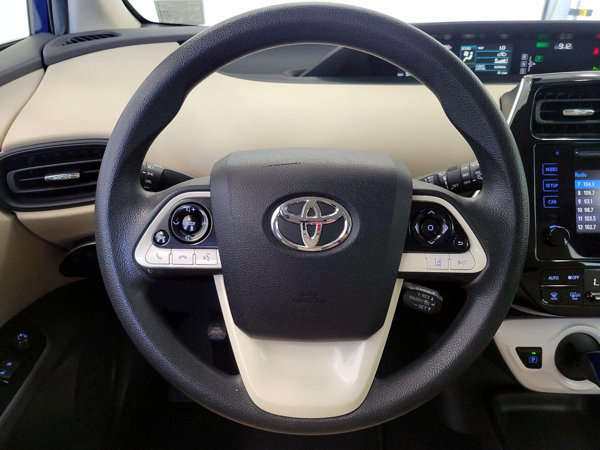 Thumbnail: 2018 Toyota Prius - 10