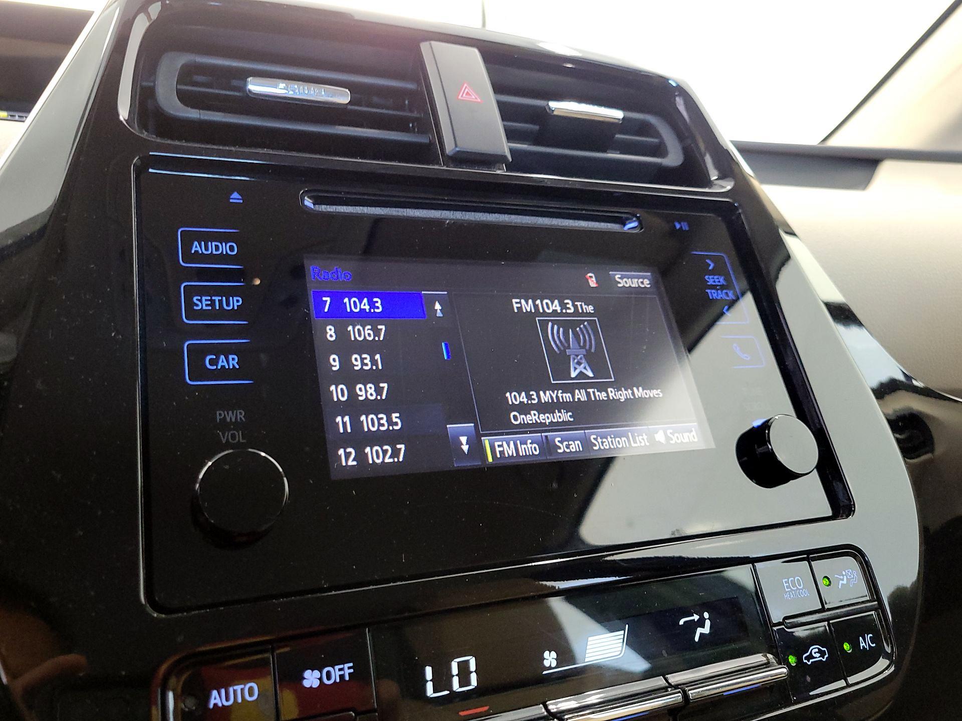 Thumbnail: 2018 Toyota Prius - 15
