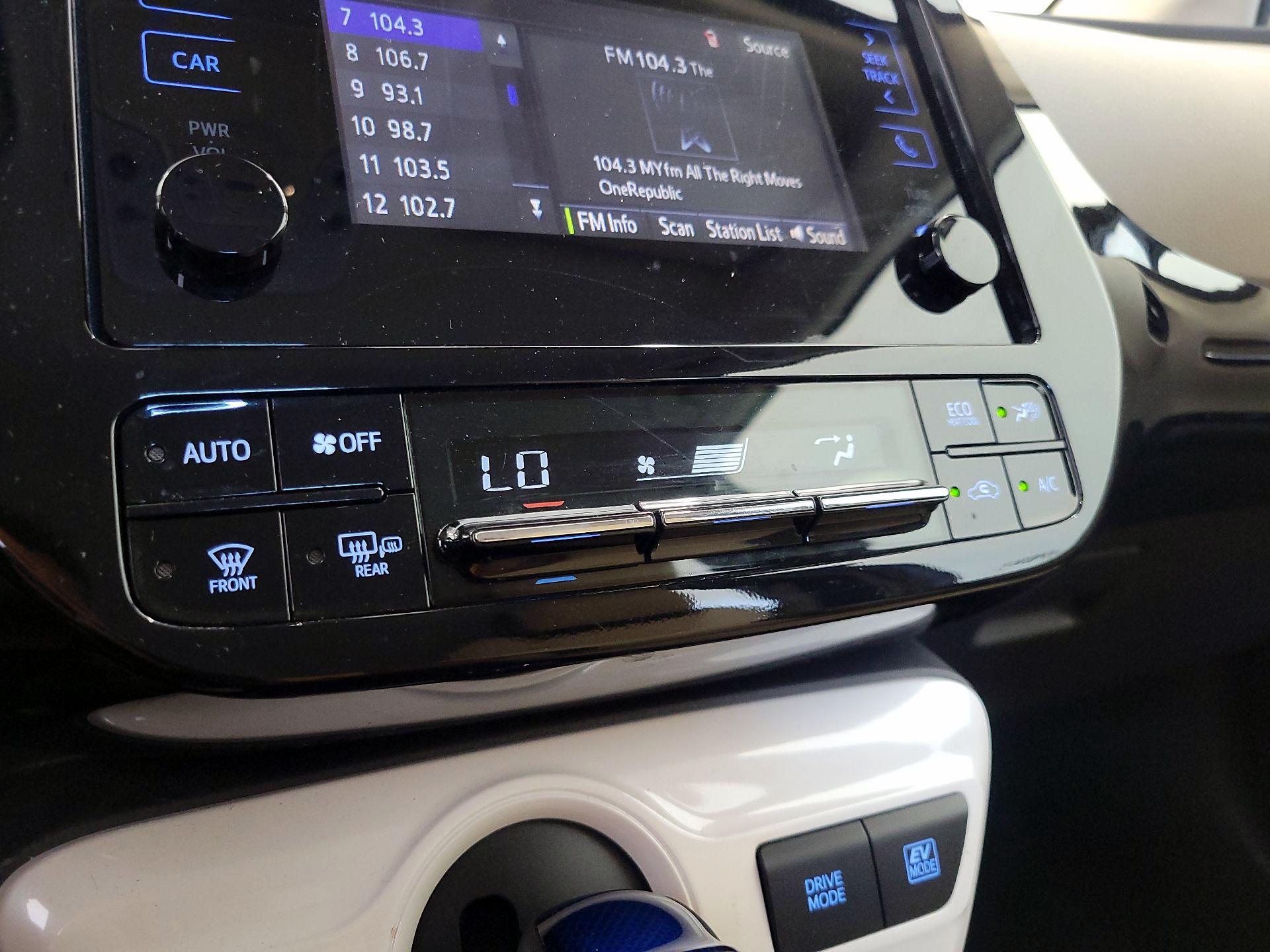Thumbnail: 2018 Toyota Prius - 16