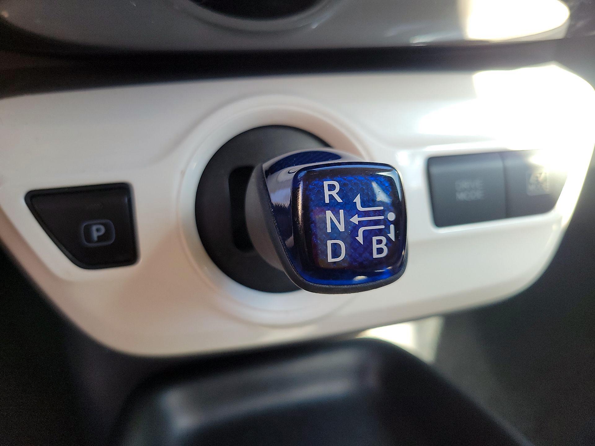 Thumbnail: 2018 Toyota Prius - 17