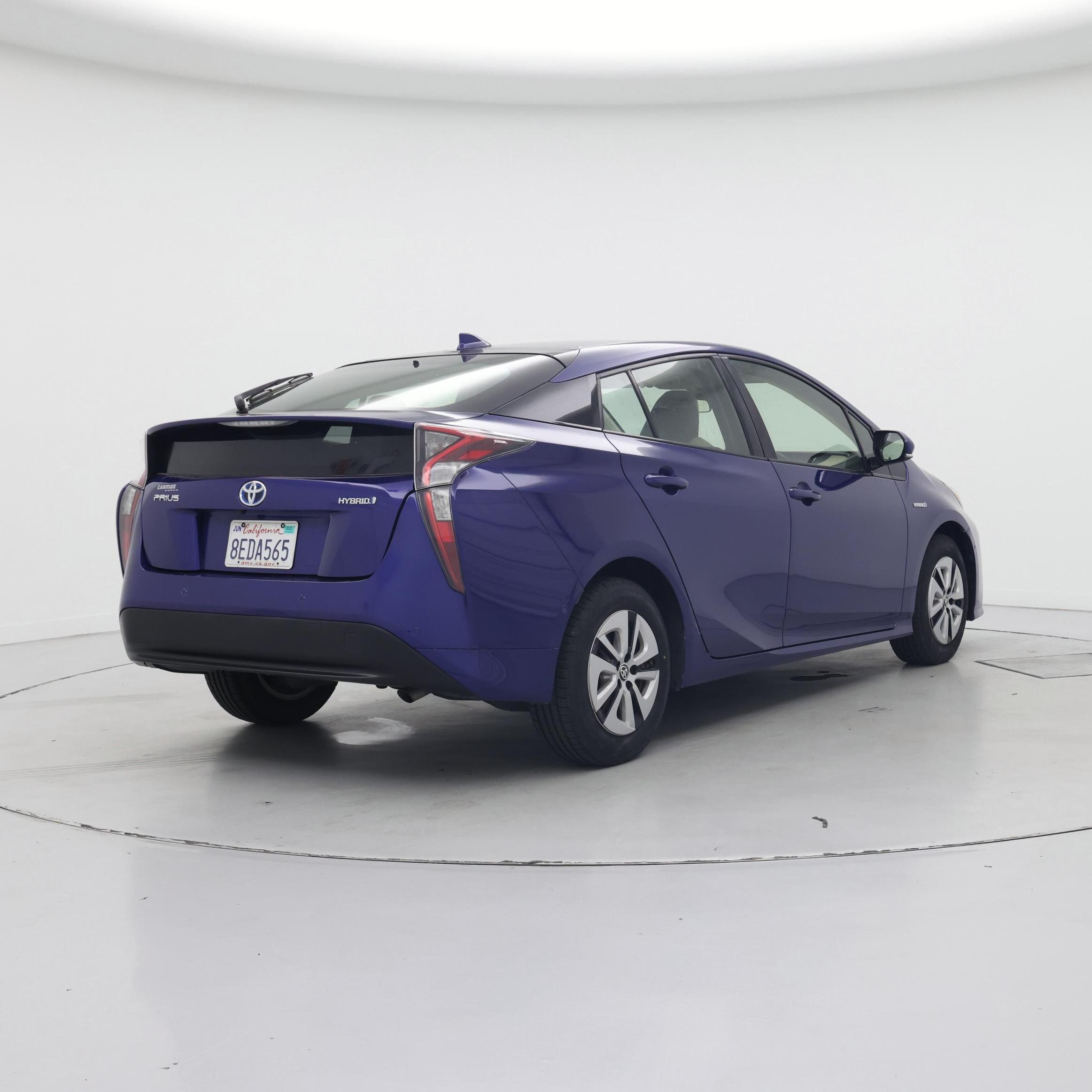 Thumbnail: 2018 Toyota Prius - 8