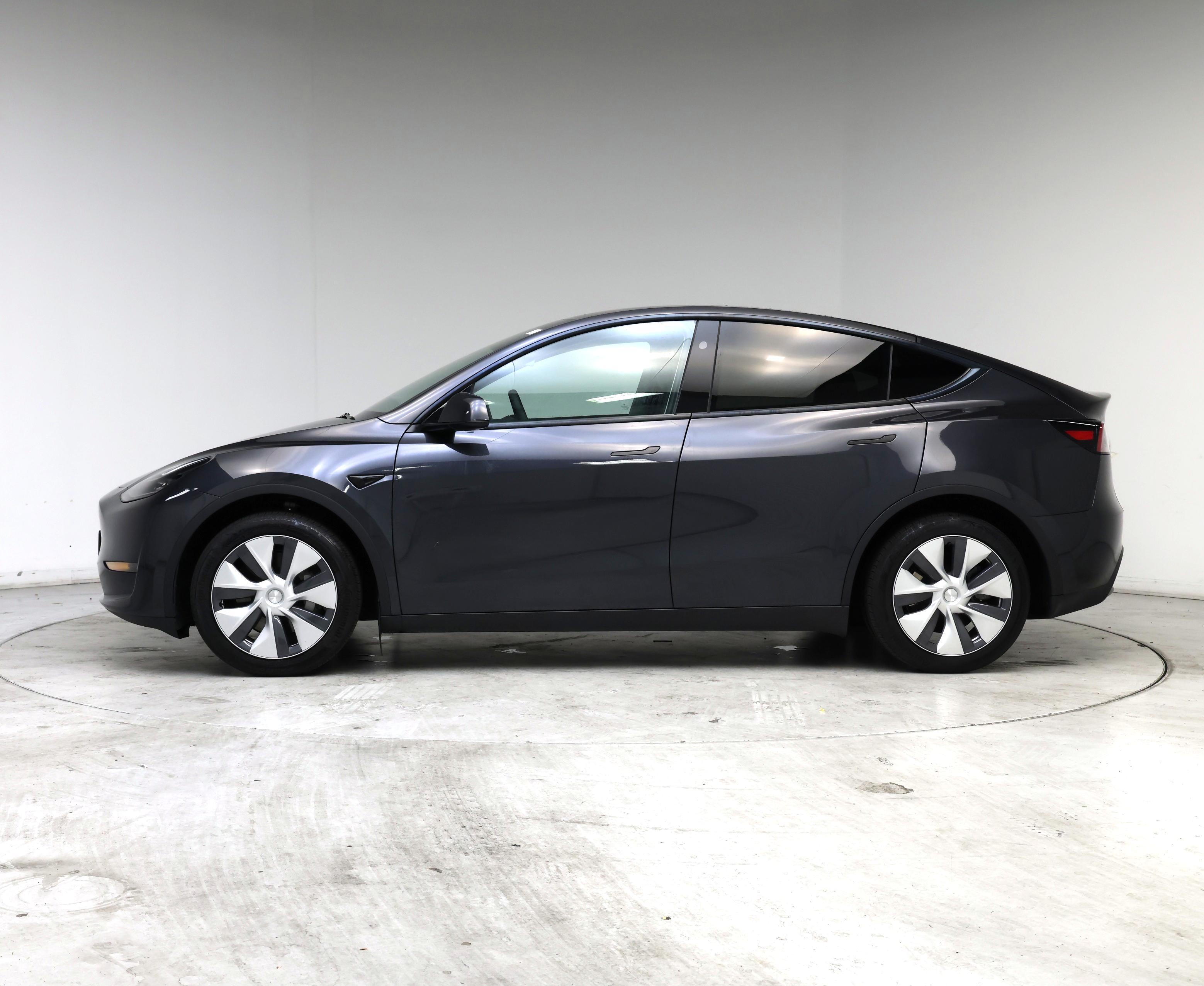 Thumbnail: 2024 Tesla Model Y - 3