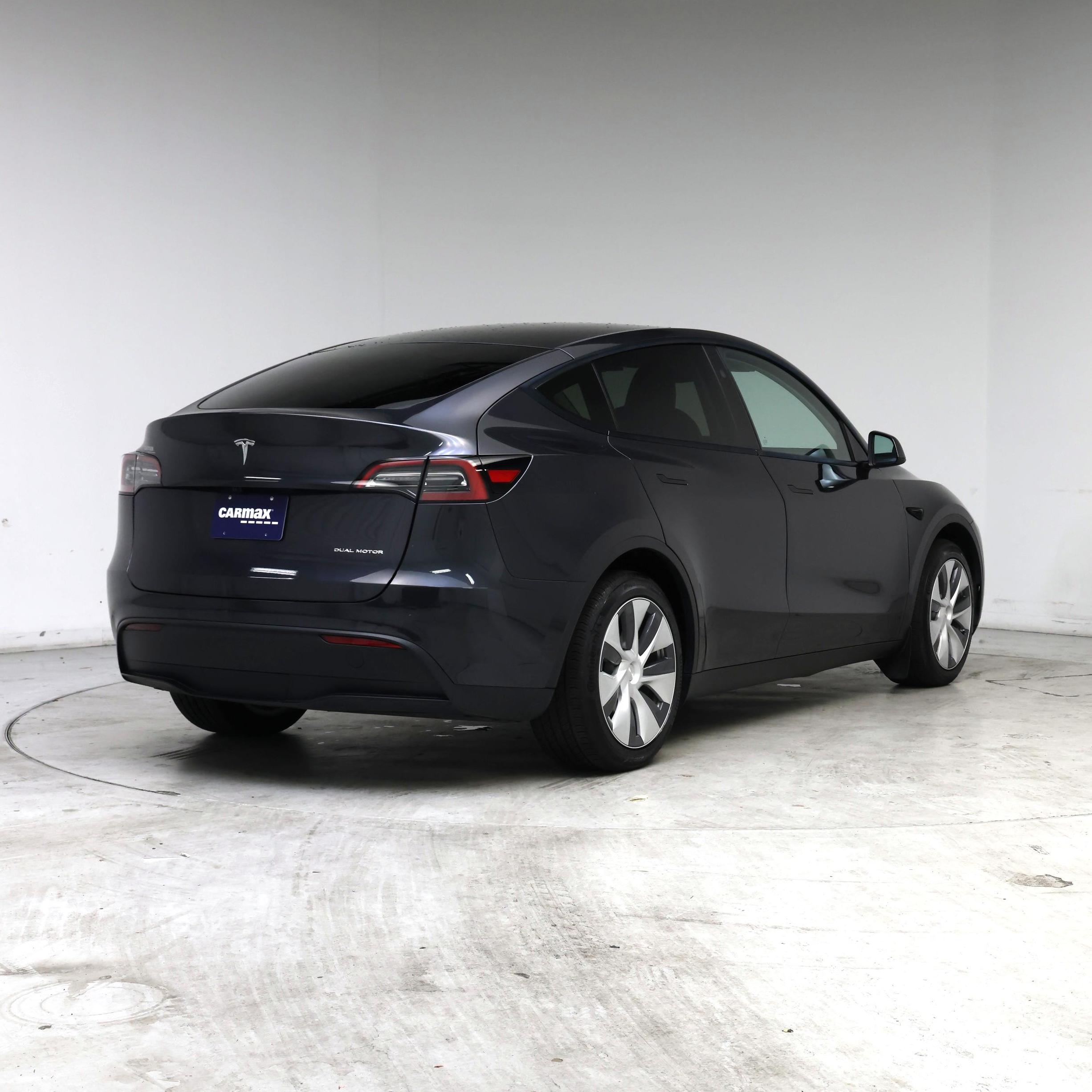 Thumbnail: 2024 Tesla Model Y - 8