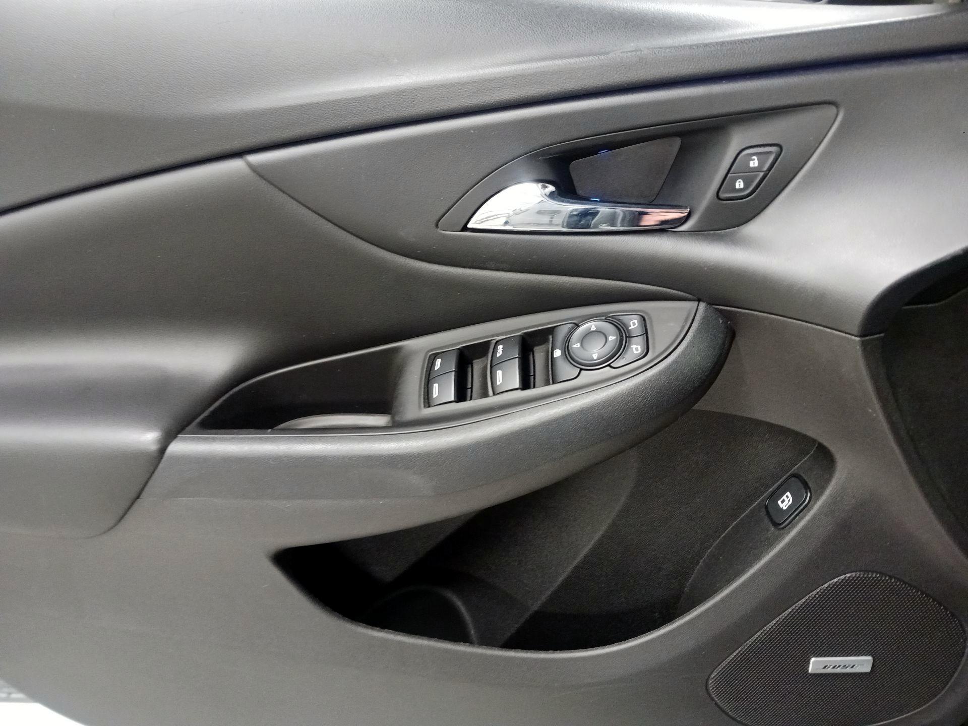 Thumbnail: 2016 Chevrolet Volt - 12