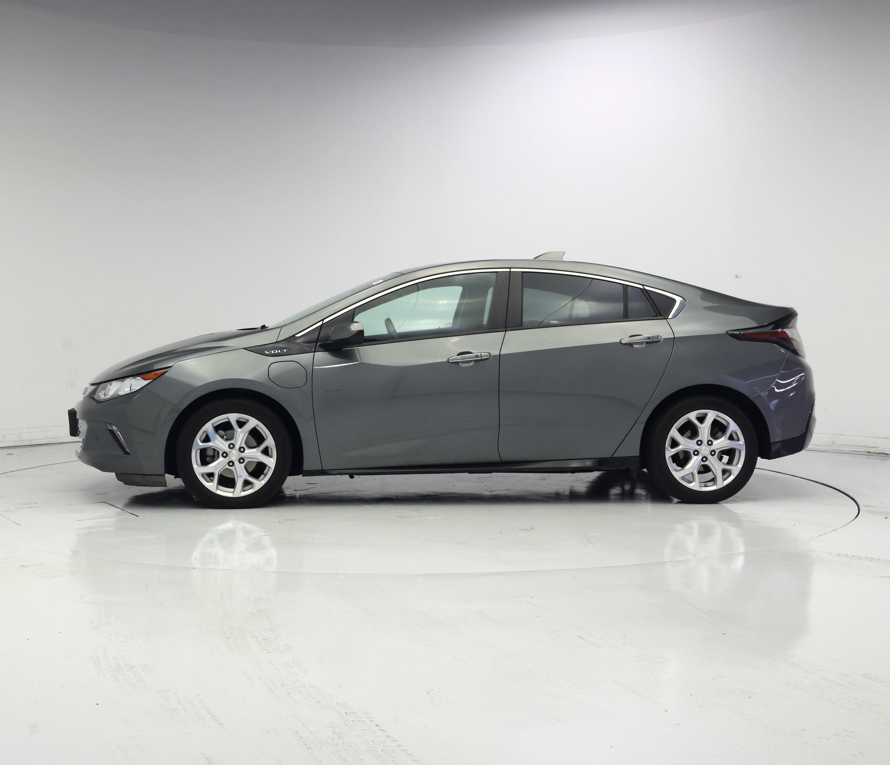 Thumbnail: 2016 Chevrolet Volt - 3