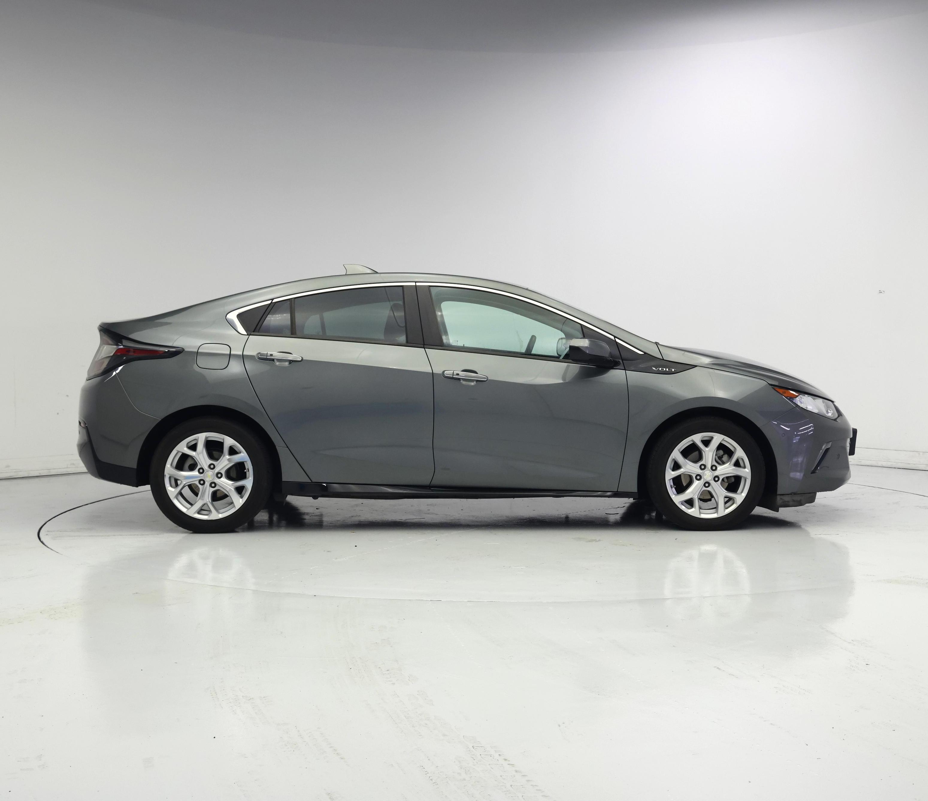 Thumbnail: 2016 Chevrolet Volt - 7