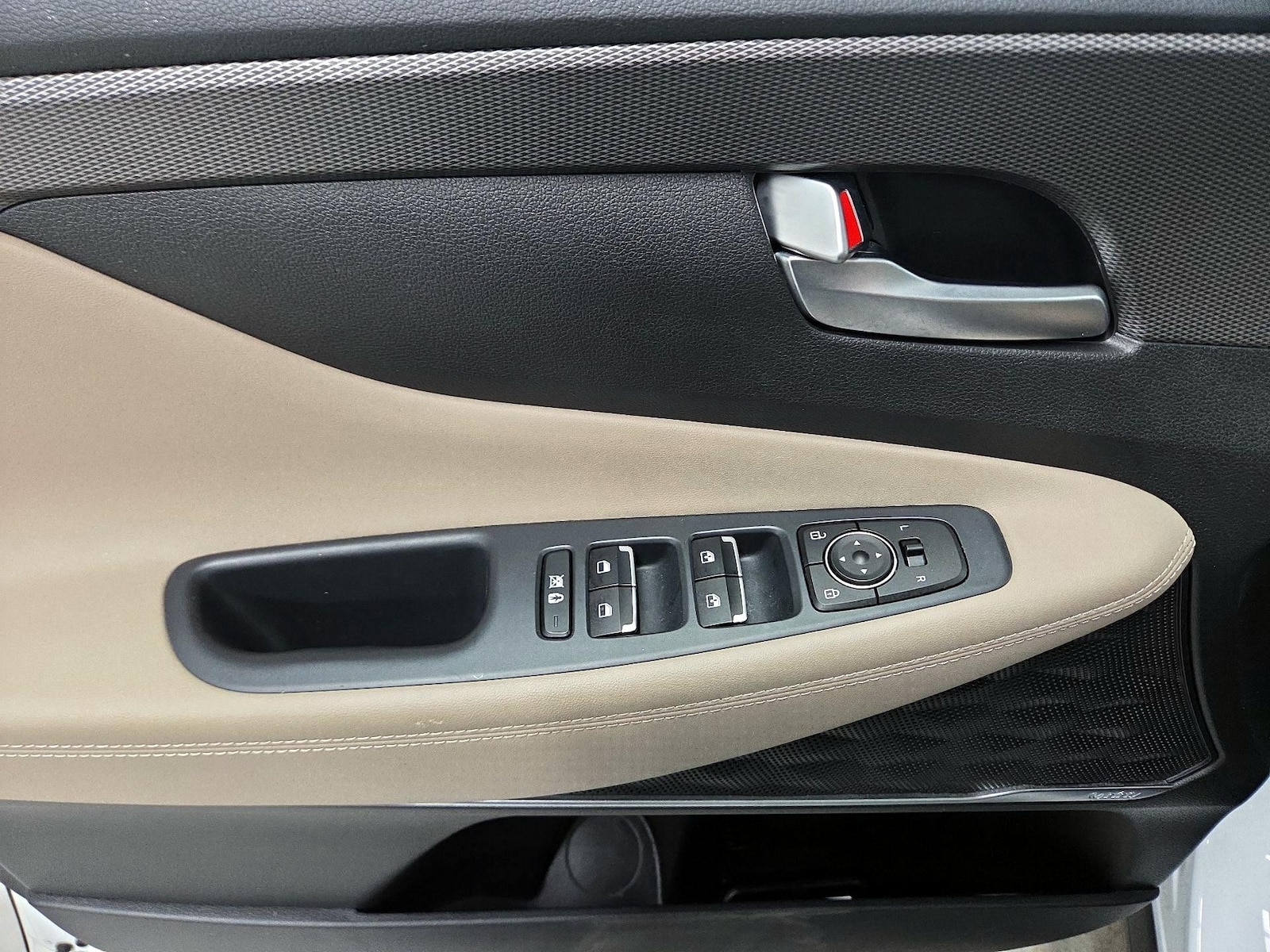 2020 Hyundai Santa Fe SEL - Photo 11
