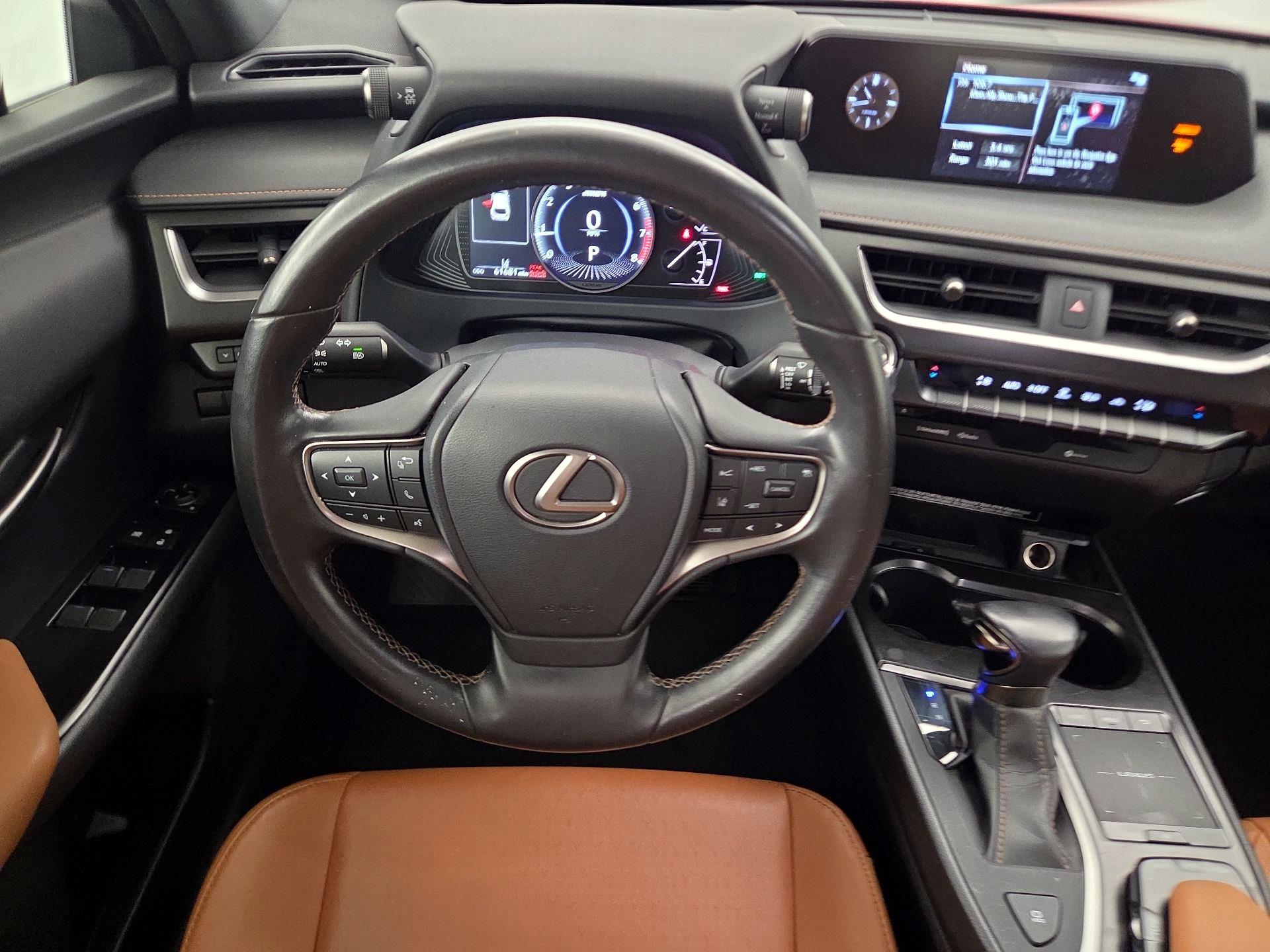 Thumbnail: 2022 Lexus UX - 10