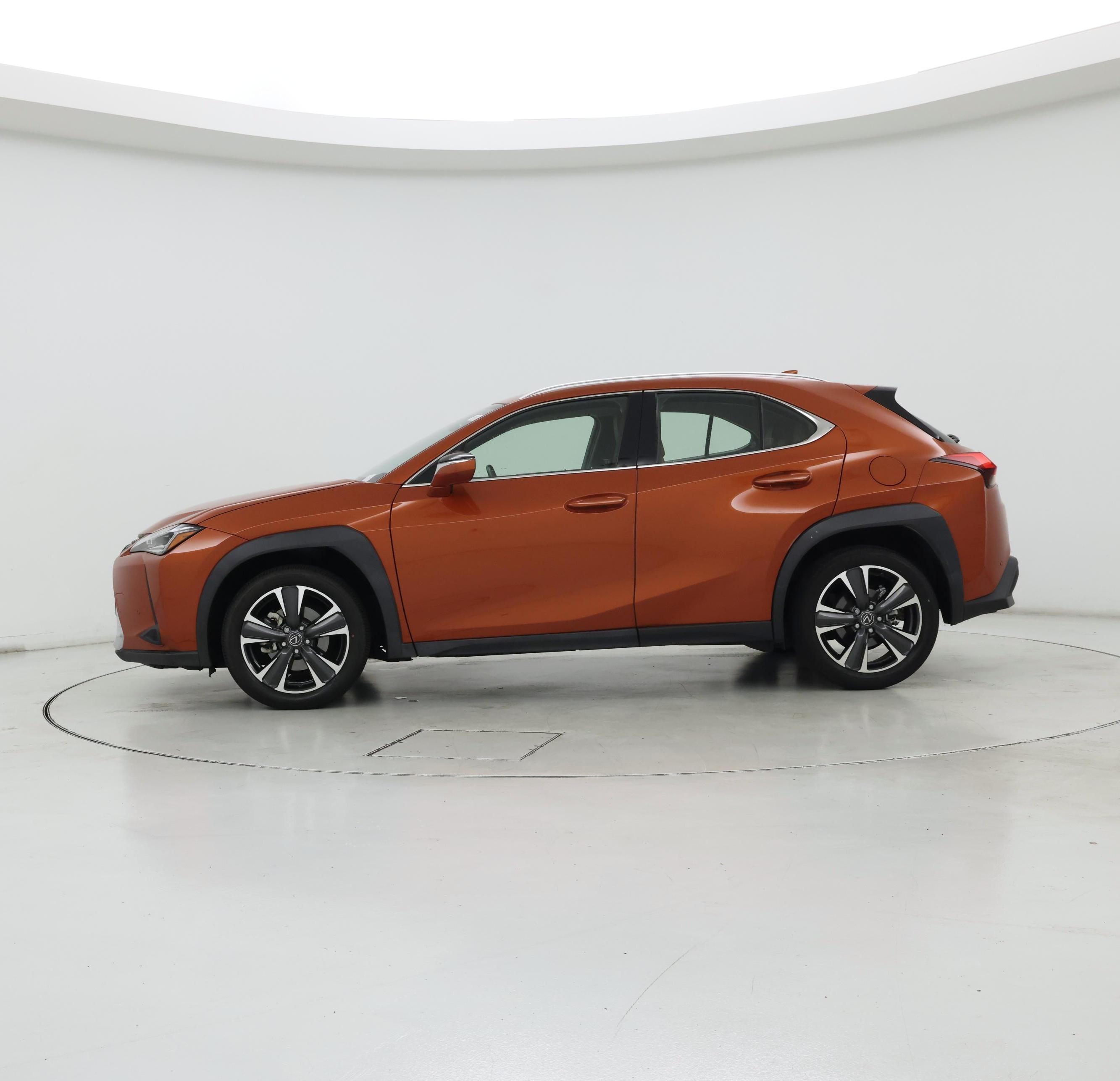 Thumbnail: 2022 Lexus UX - 3