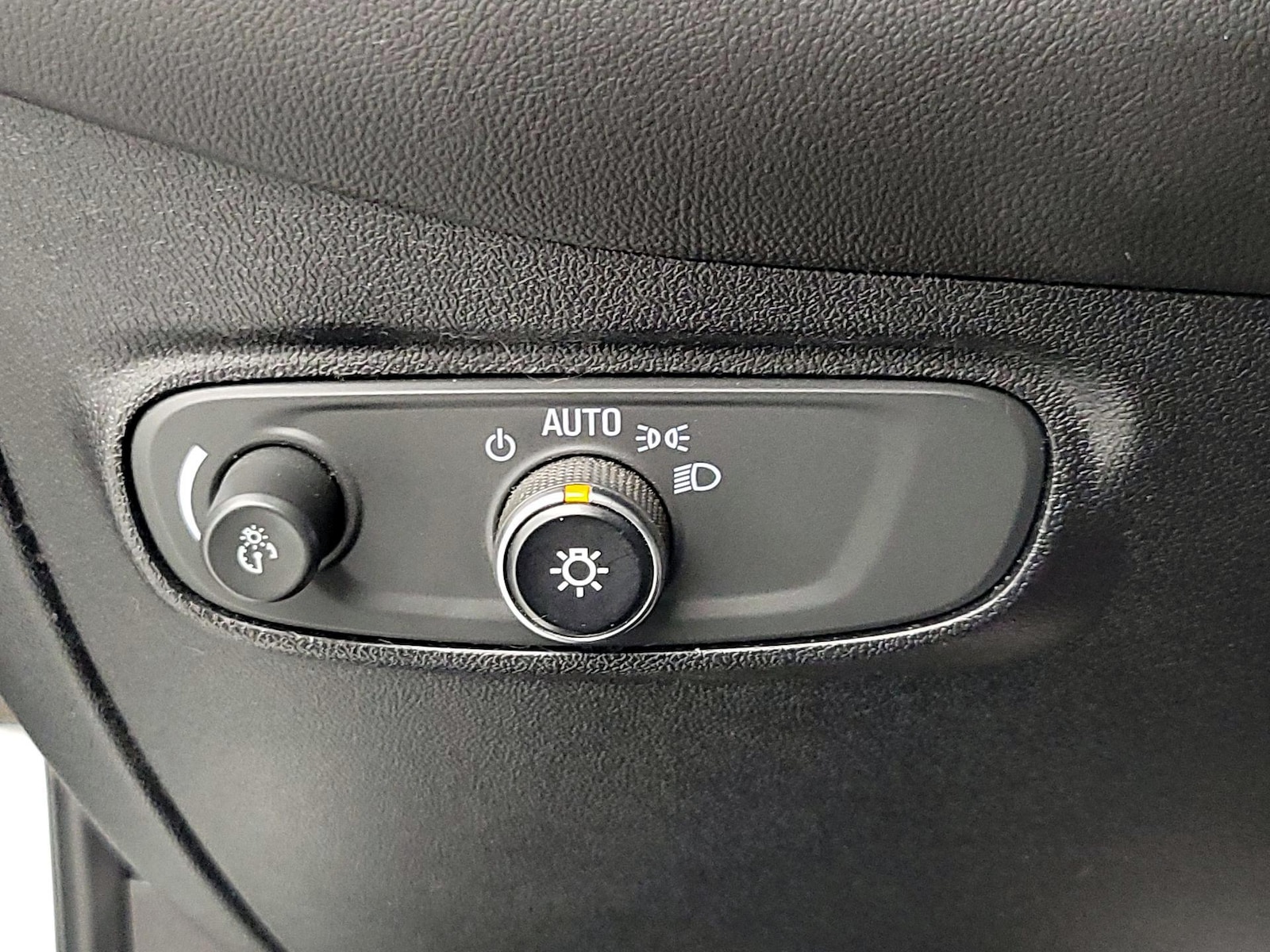 2018 Chevrolet Equinox LT - Photo 14