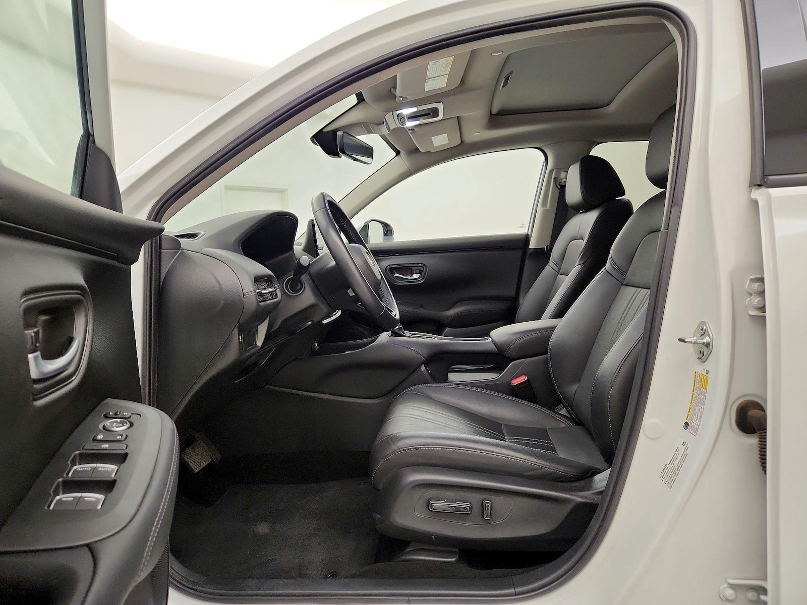 2025 Honda HR-V EX-L - Photo 12