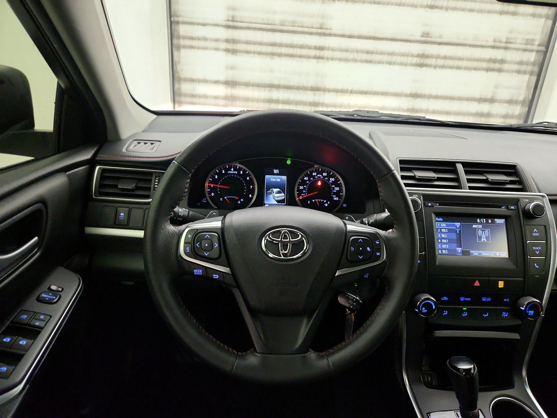 Thumbnail: 2017 Toyota Camry - 10
