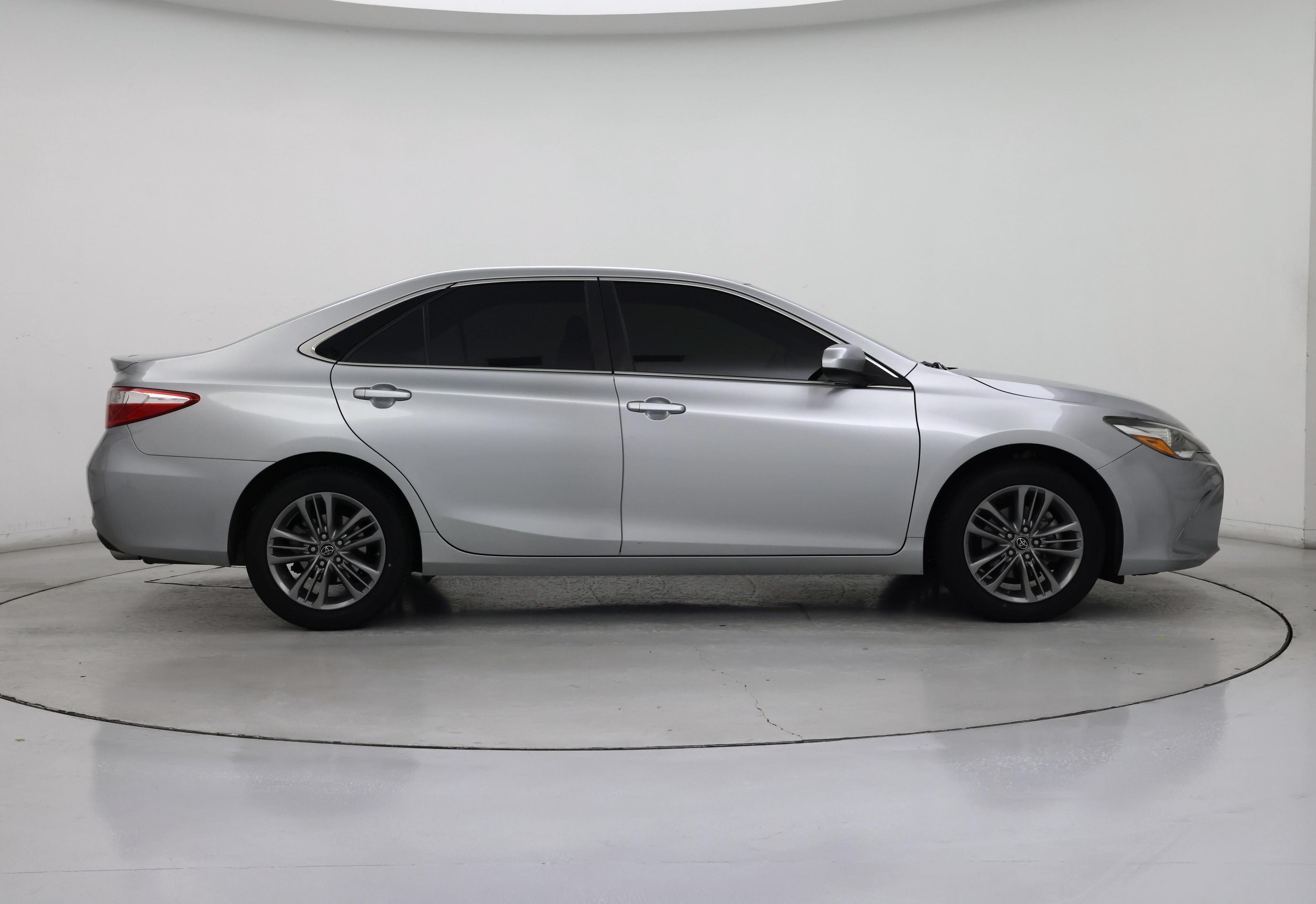 Thumbnail: 2017 Toyota Camry - 7