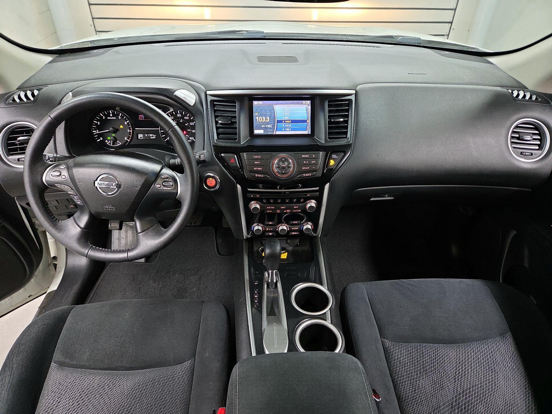 Thumbnail: 2015 Nissan Pathfinder - 9