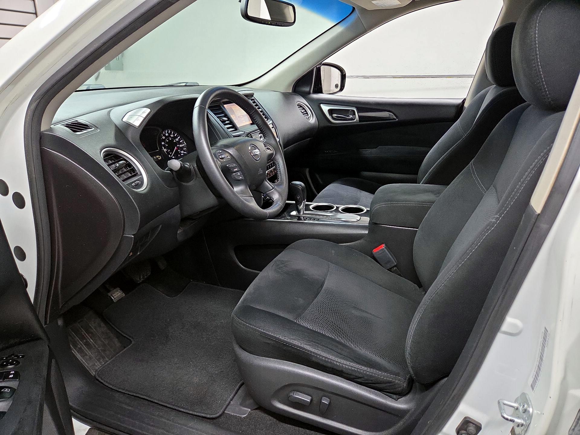 Thumbnail: 2015 Nissan Pathfinder - 11