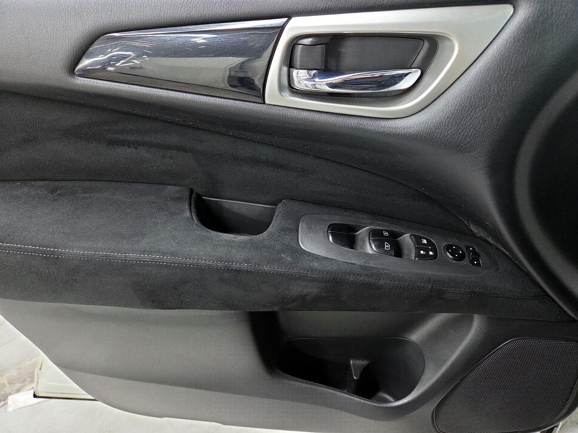 Thumbnail: 2015 Nissan Pathfinder - 12
