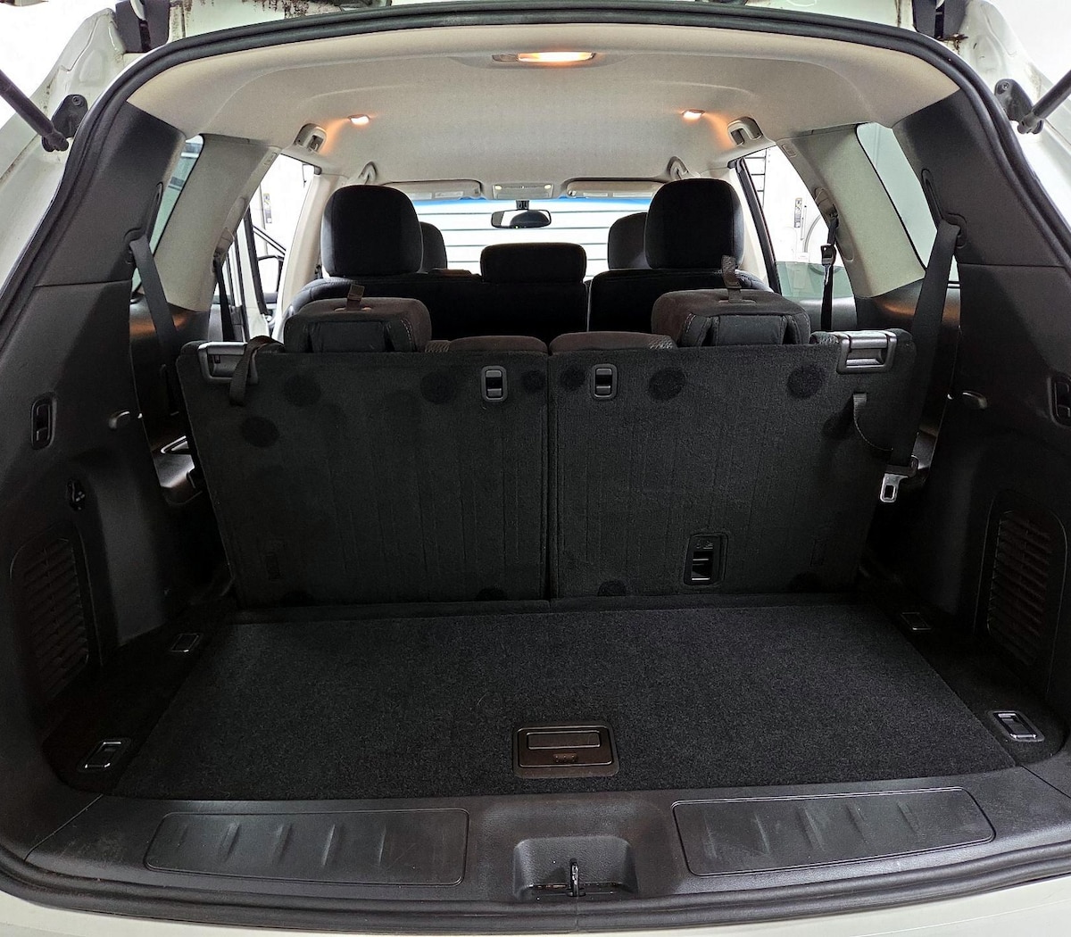 Trunk/Cargo (Seats Up)