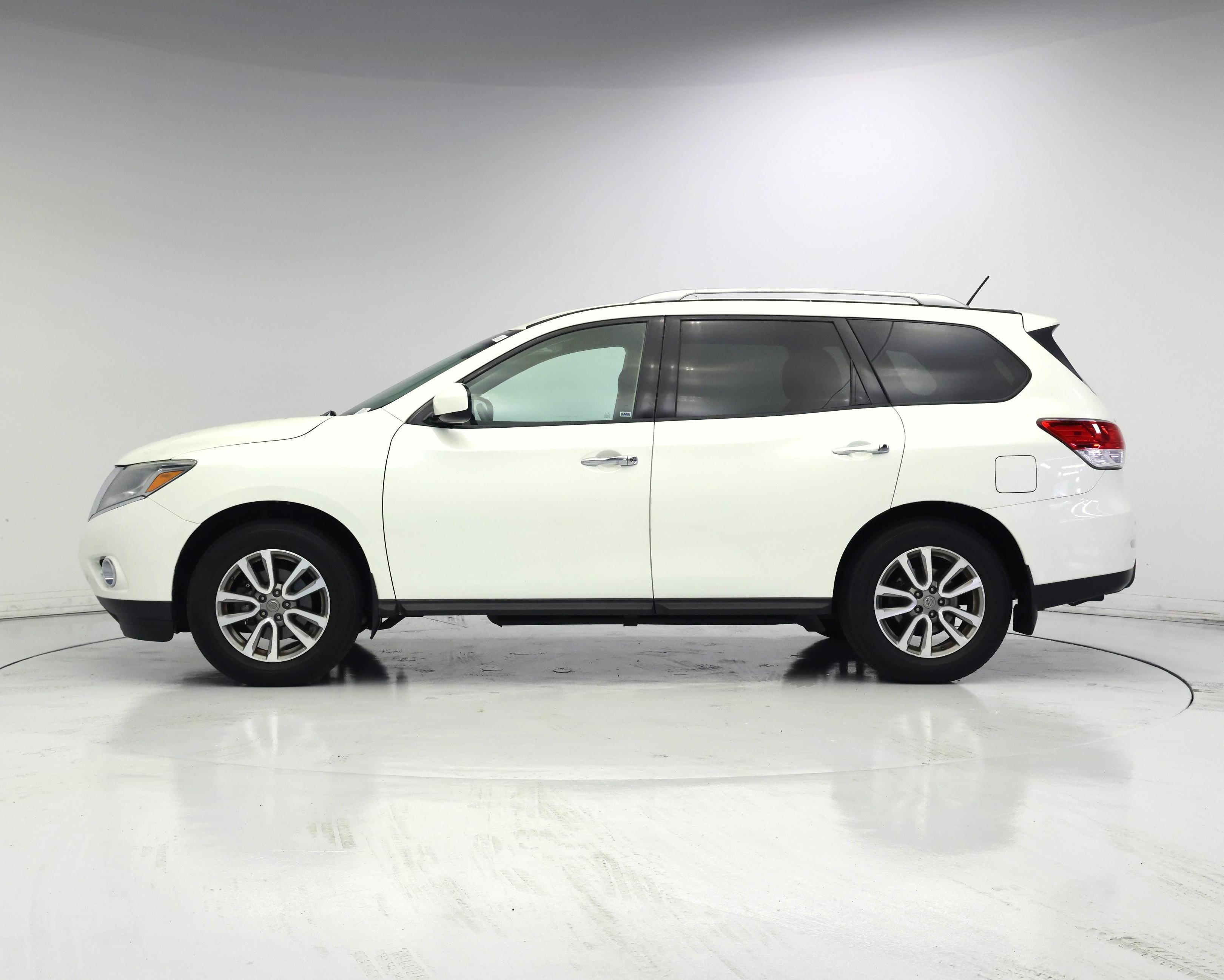 Thumbnail: 2015 Nissan Pathfinder - 3