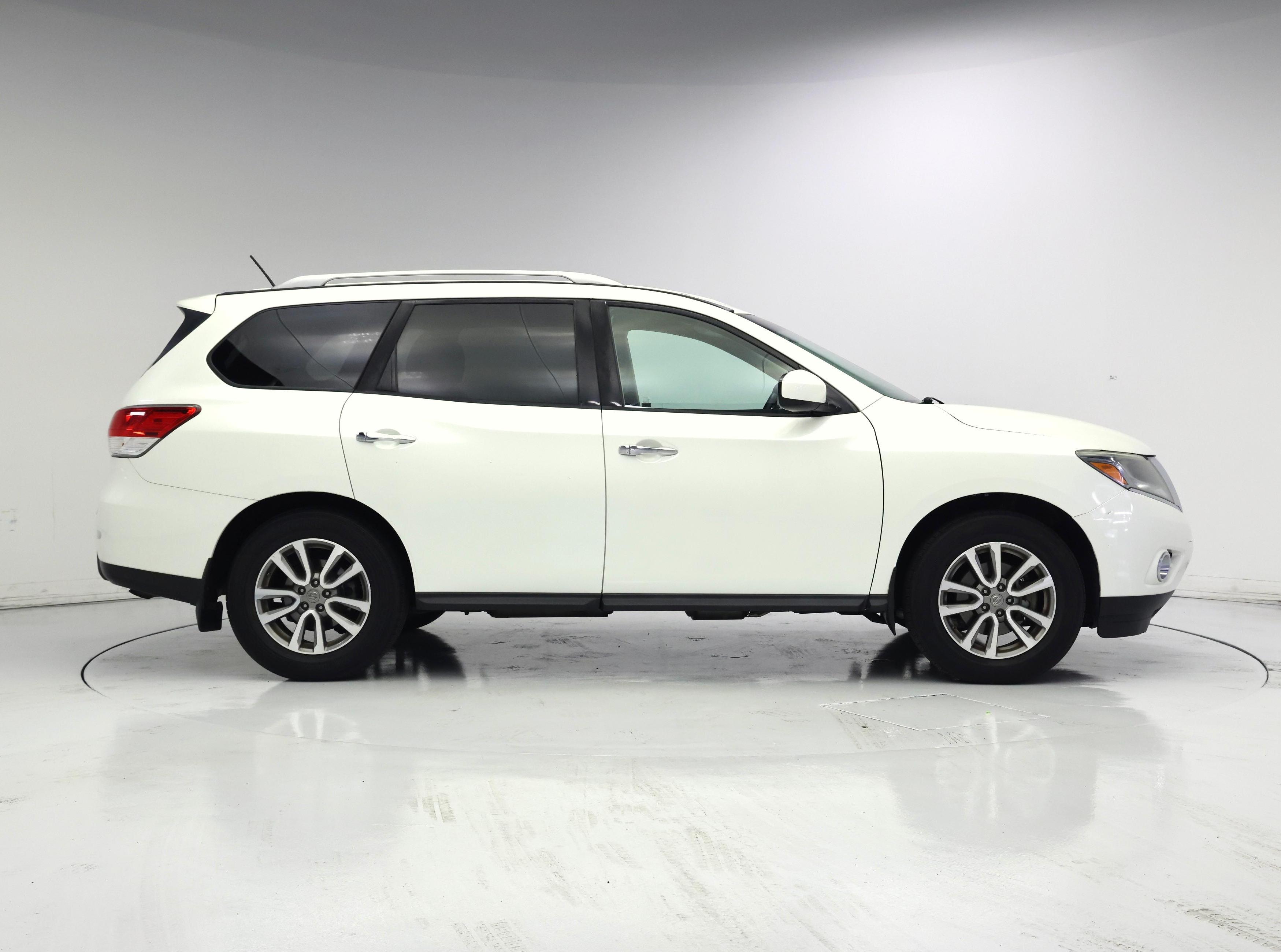 Thumbnail: 2015 Nissan Pathfinder - 7