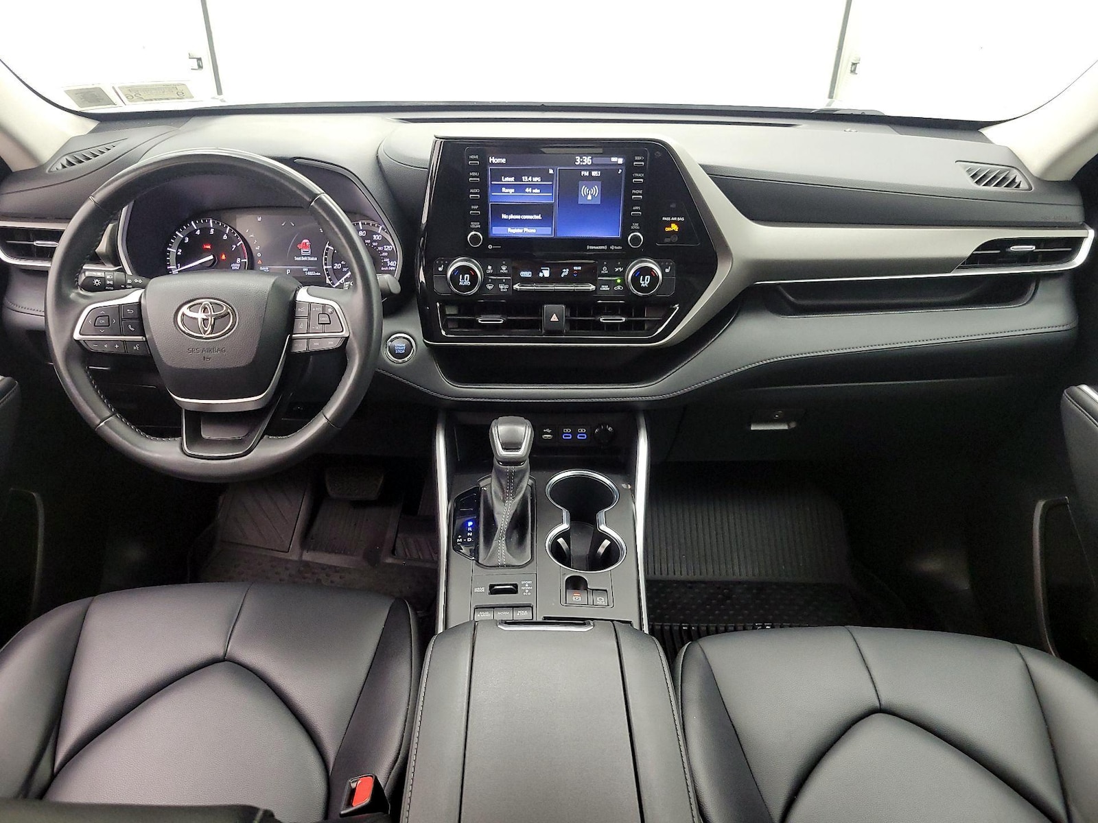 2022 Toyota Highlander XLE - Photo 10