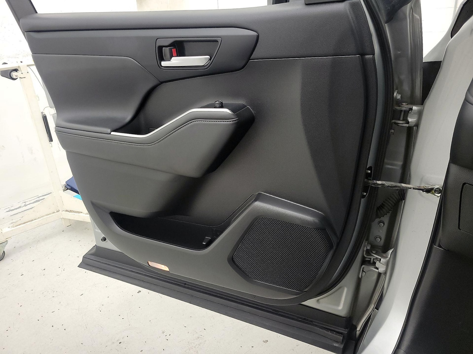 2022 Toyota Highlander XLE - Photo 13