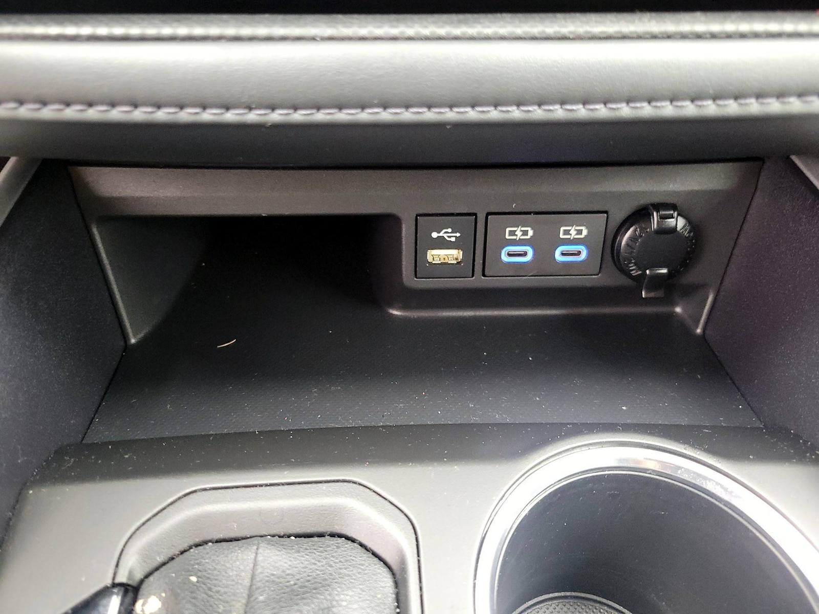 2022 Toyota Highlander XLE - Photo 19
