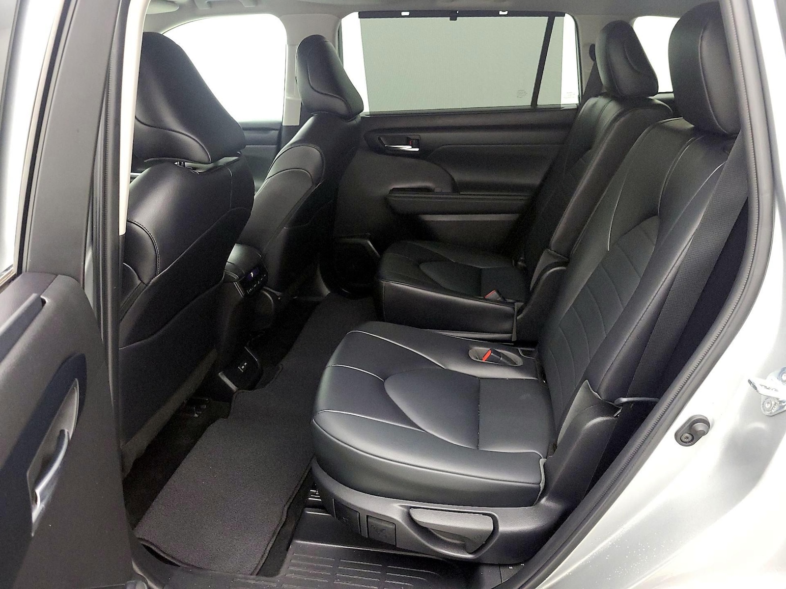 2022 Toyota Highlander XLE - Photo 21