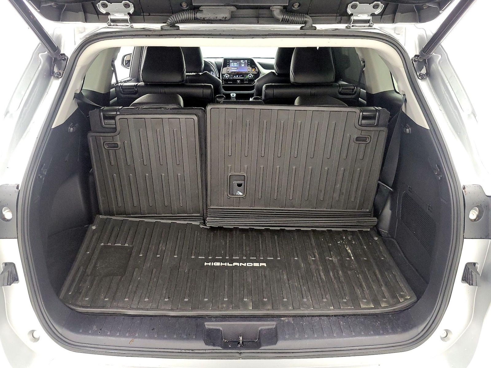 2022 Toyota Highlander XLE - Photo 23