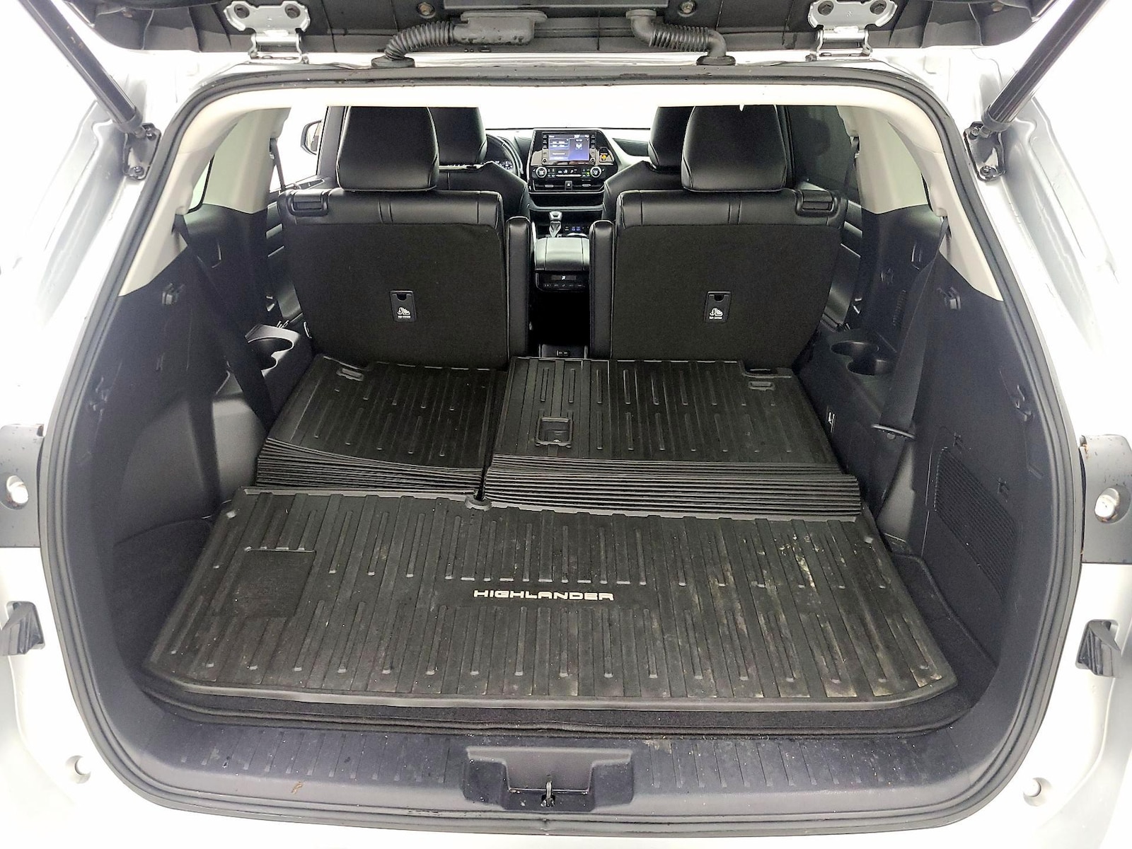 2022 Toyota Highlander XLE - Photo 24