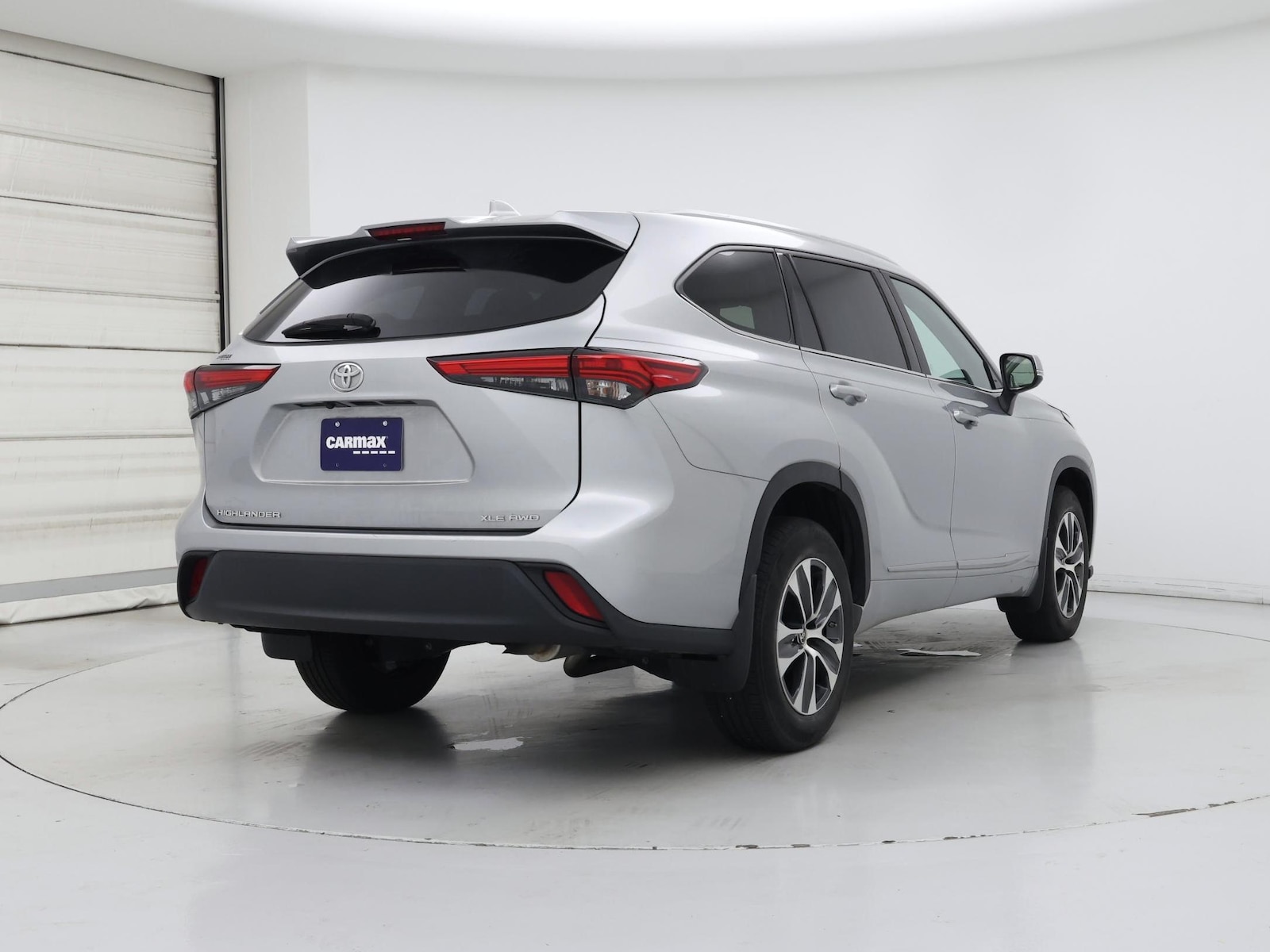 2022 Toyota Highlander XLE - Photo 9