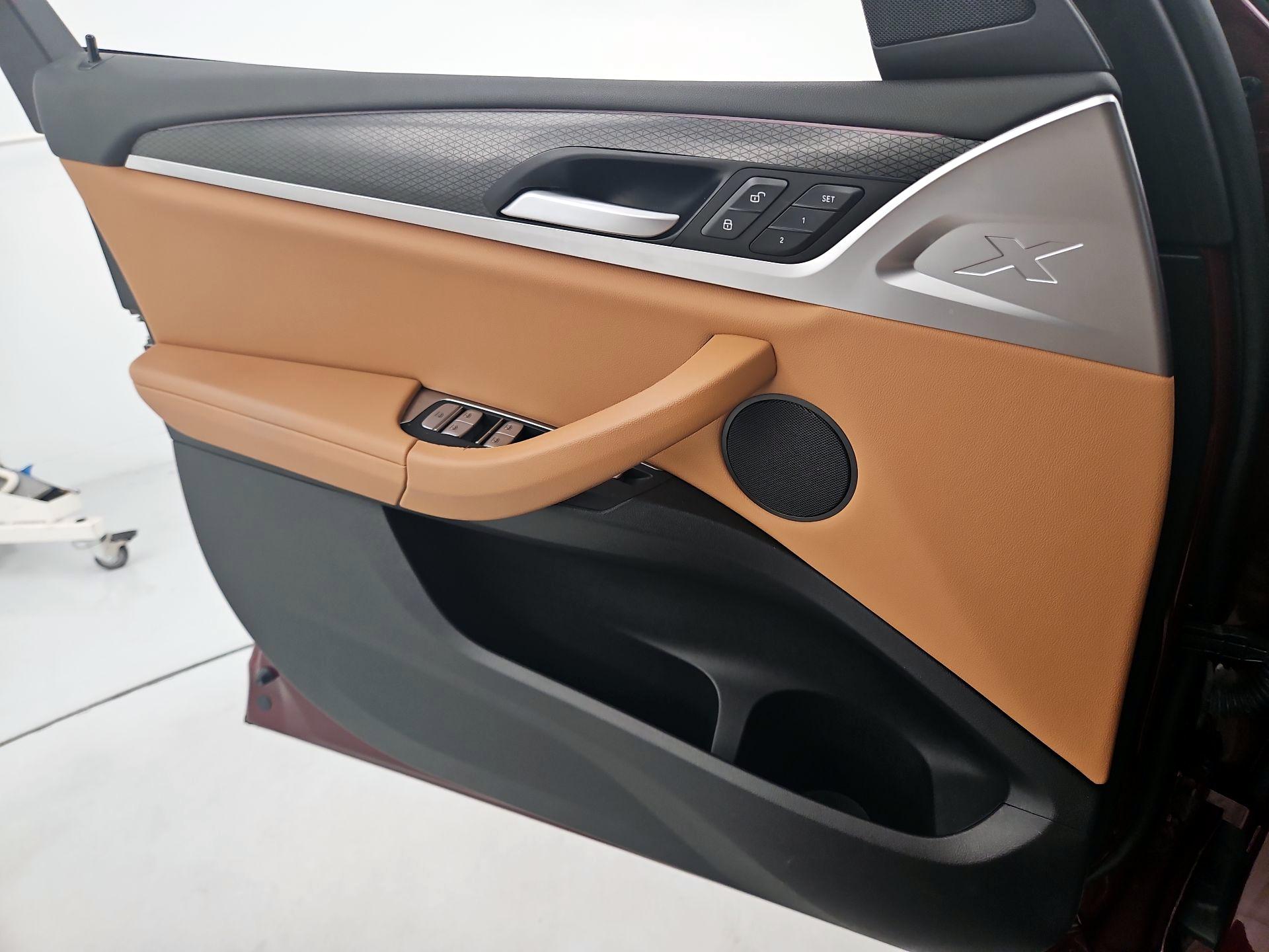Thumbnail: 2023 BMW X4 - 12