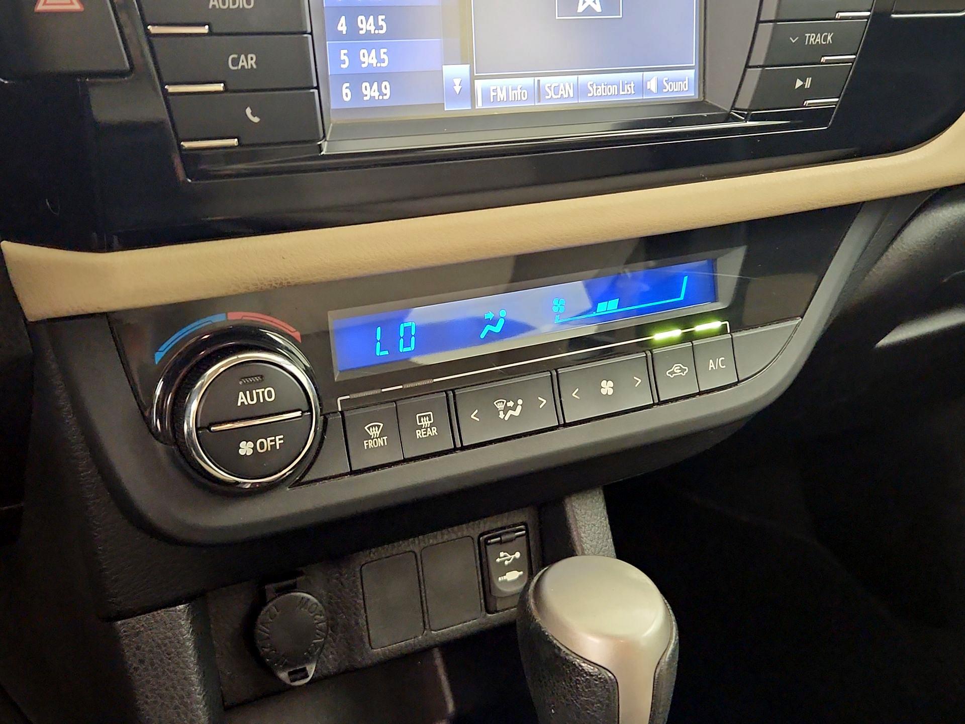 Thumbnail: 2015 Toyota Corolla - 14