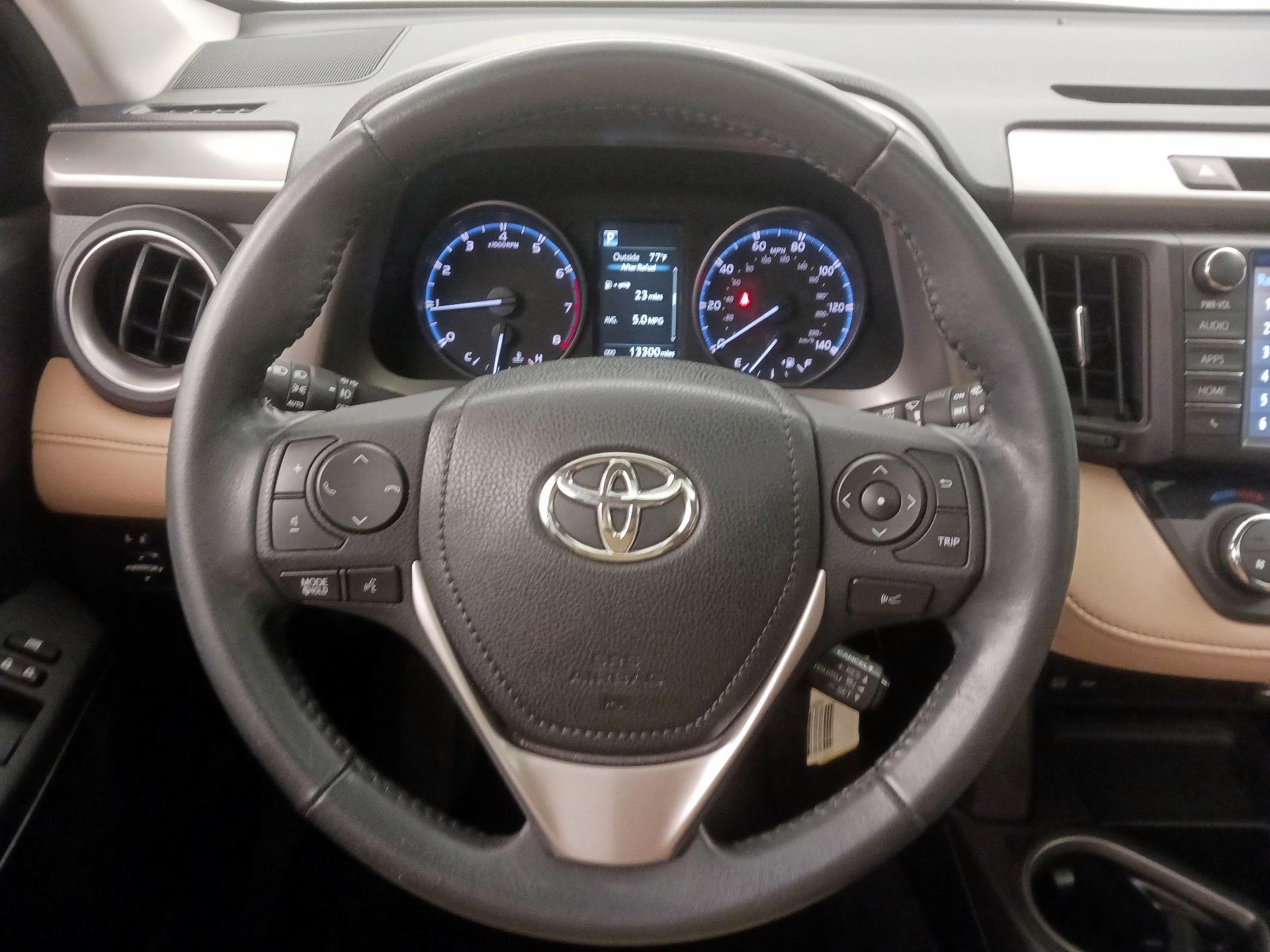 Thumbnail: 2017 Toyota RAV4 - 10