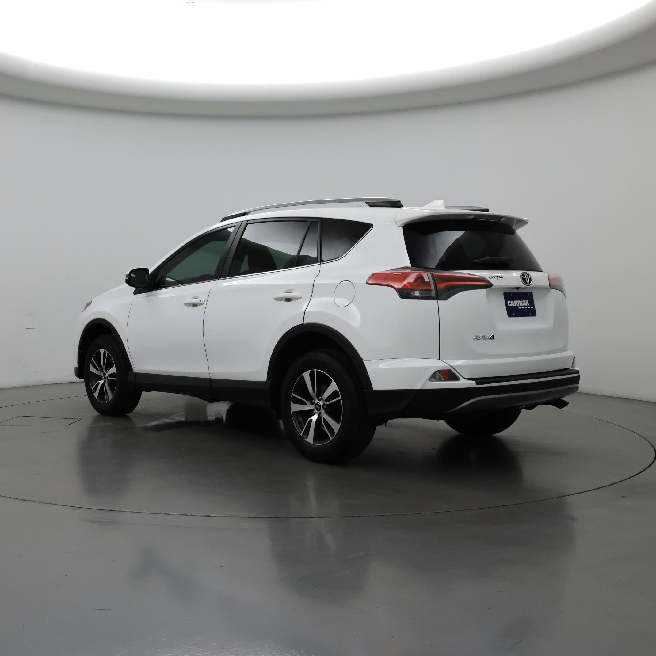 Thumbnail: 2017 Toyota RAV4 - 2