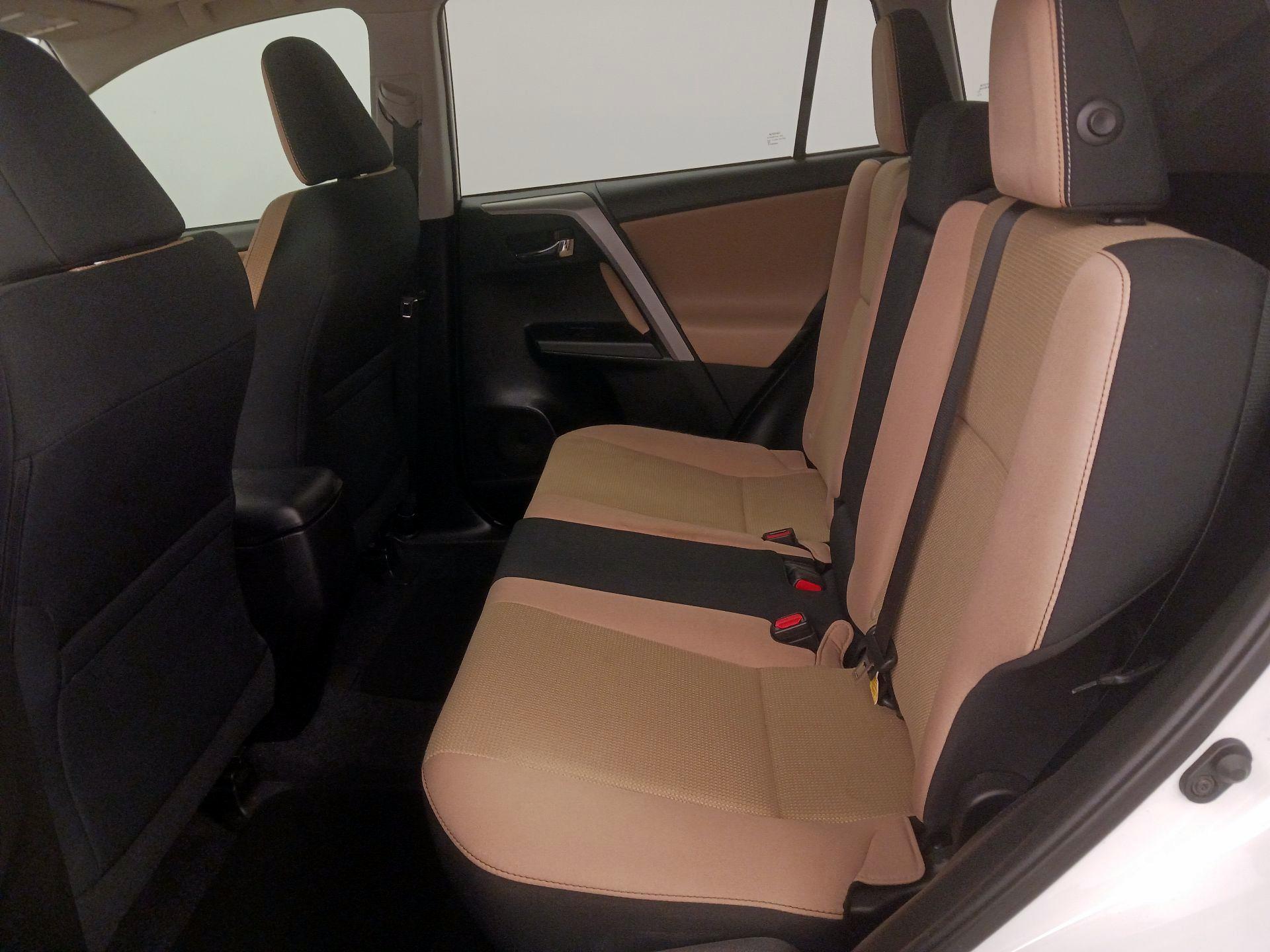 Thumbnail: 2017 Toyota RAV4 - 20