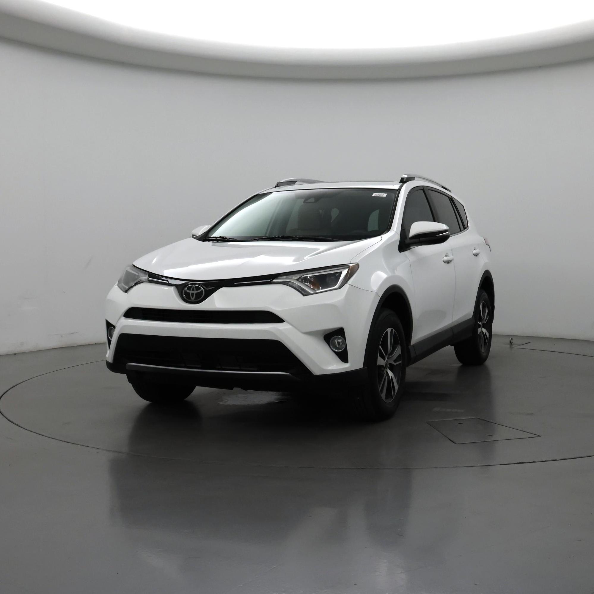 Thumbnail: 2017 Toyota RAV4 - 4