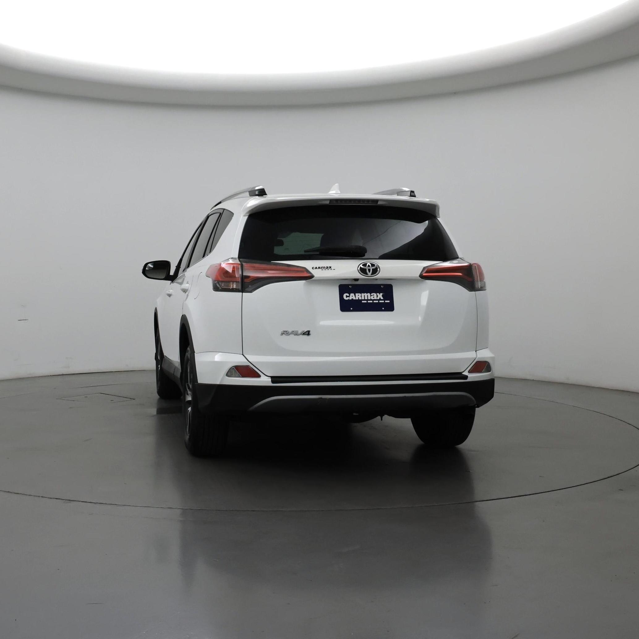 Thumbnail: 2017 Toyota RAV4 - 6