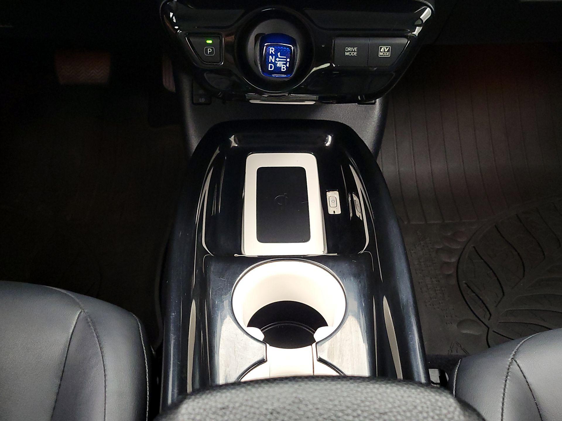 Thumbnail: 2016 Toyota Prius - 17