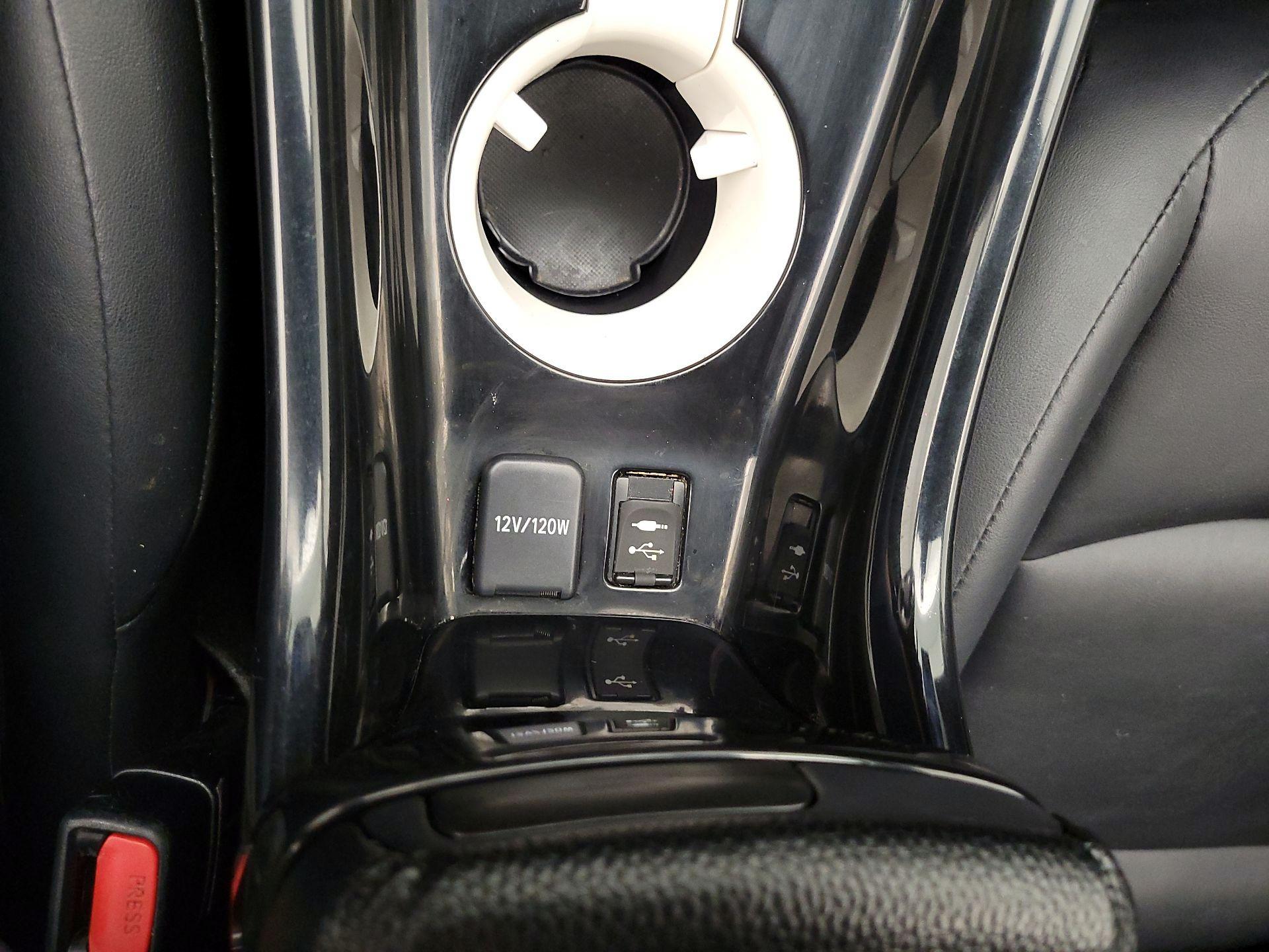 Thumbnail: 2016 Toyota Prius - 18