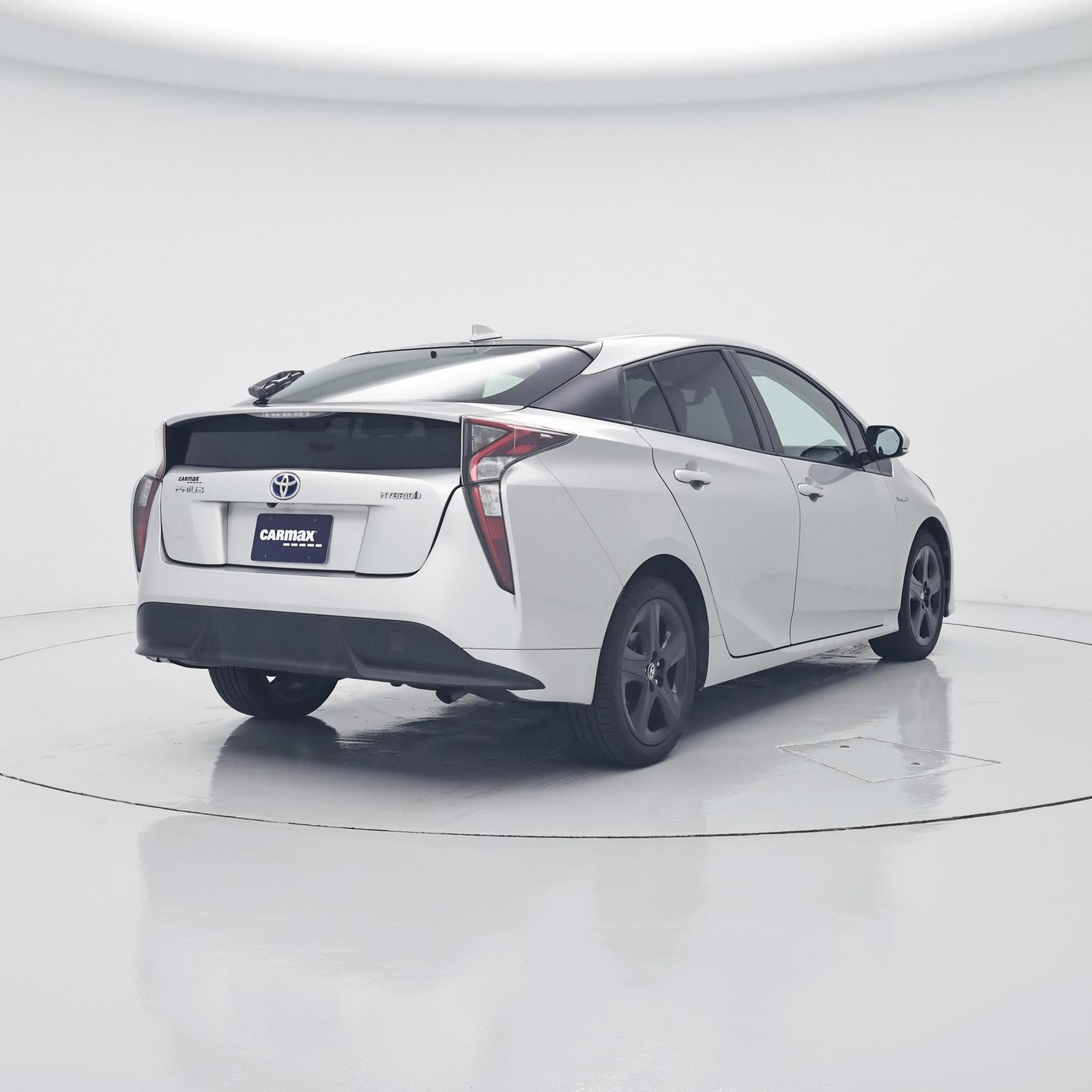 Thumbnail: 2016 Toyota Prius - 8