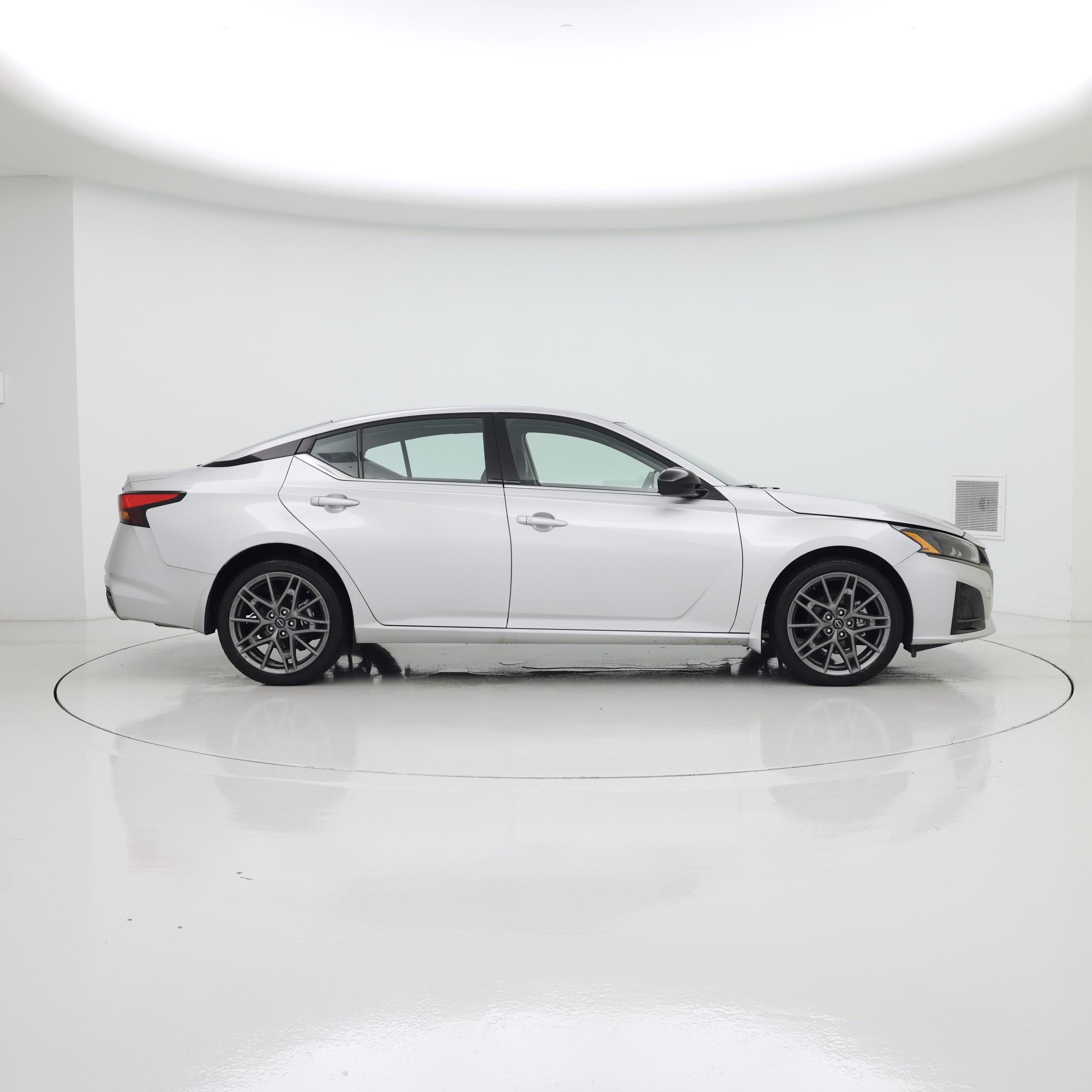 Thumbnail: 2023 Nissan Altima - 7