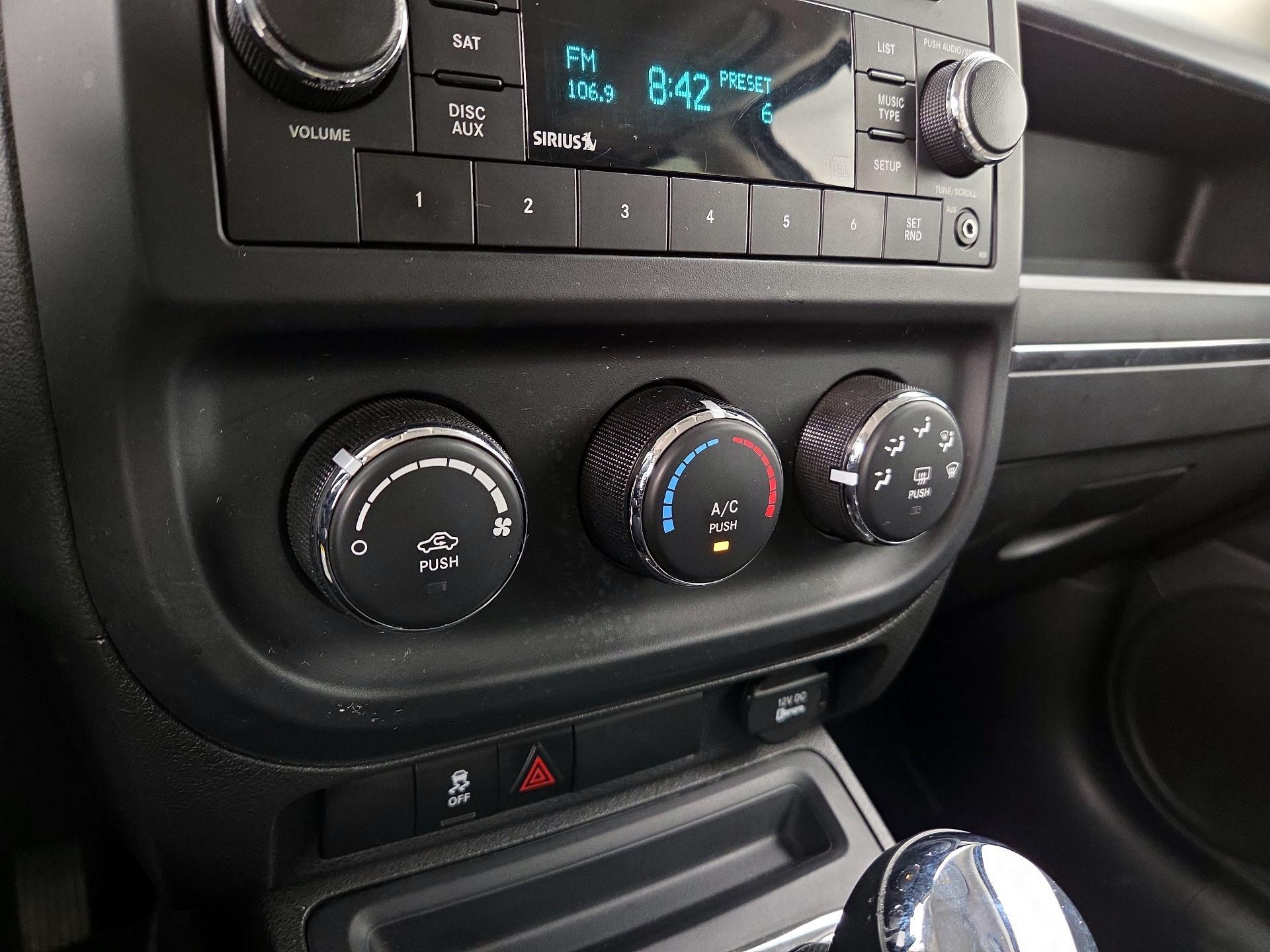 Thumbnail: 2014 Jeep Patriot - 14