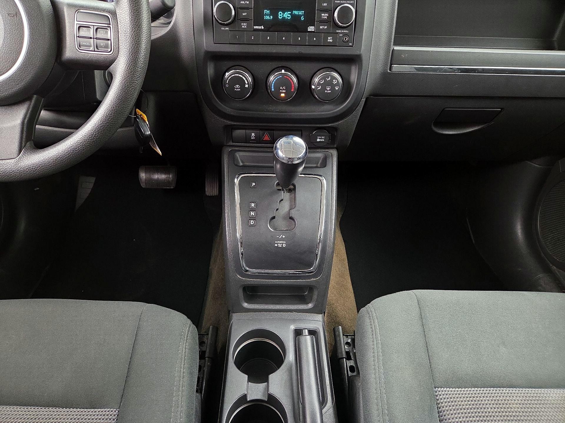 Thumbnail: 2014 Jeep Patriot - 15