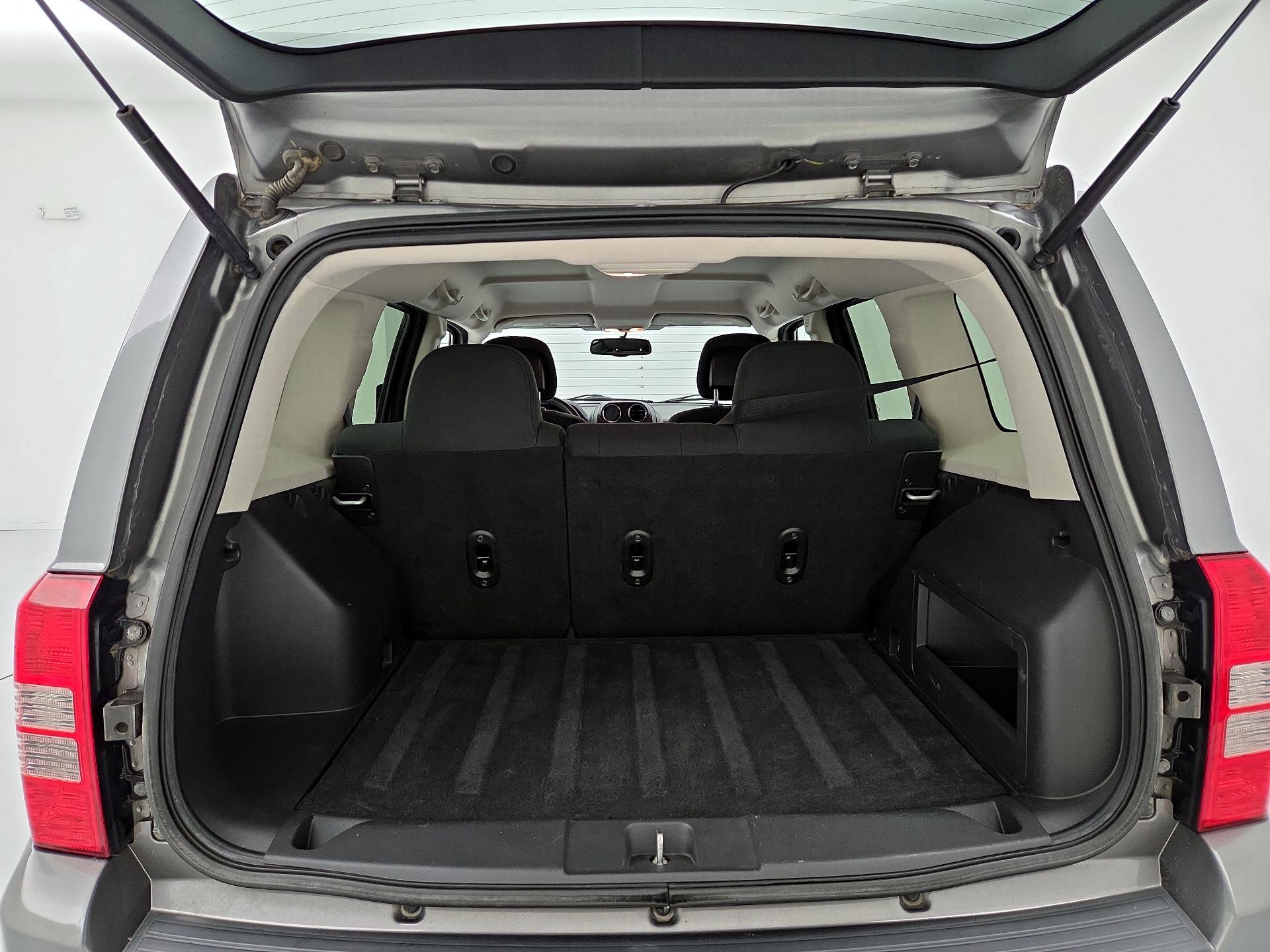 Thumbnail: 2014 Jeep Patriot - 17
