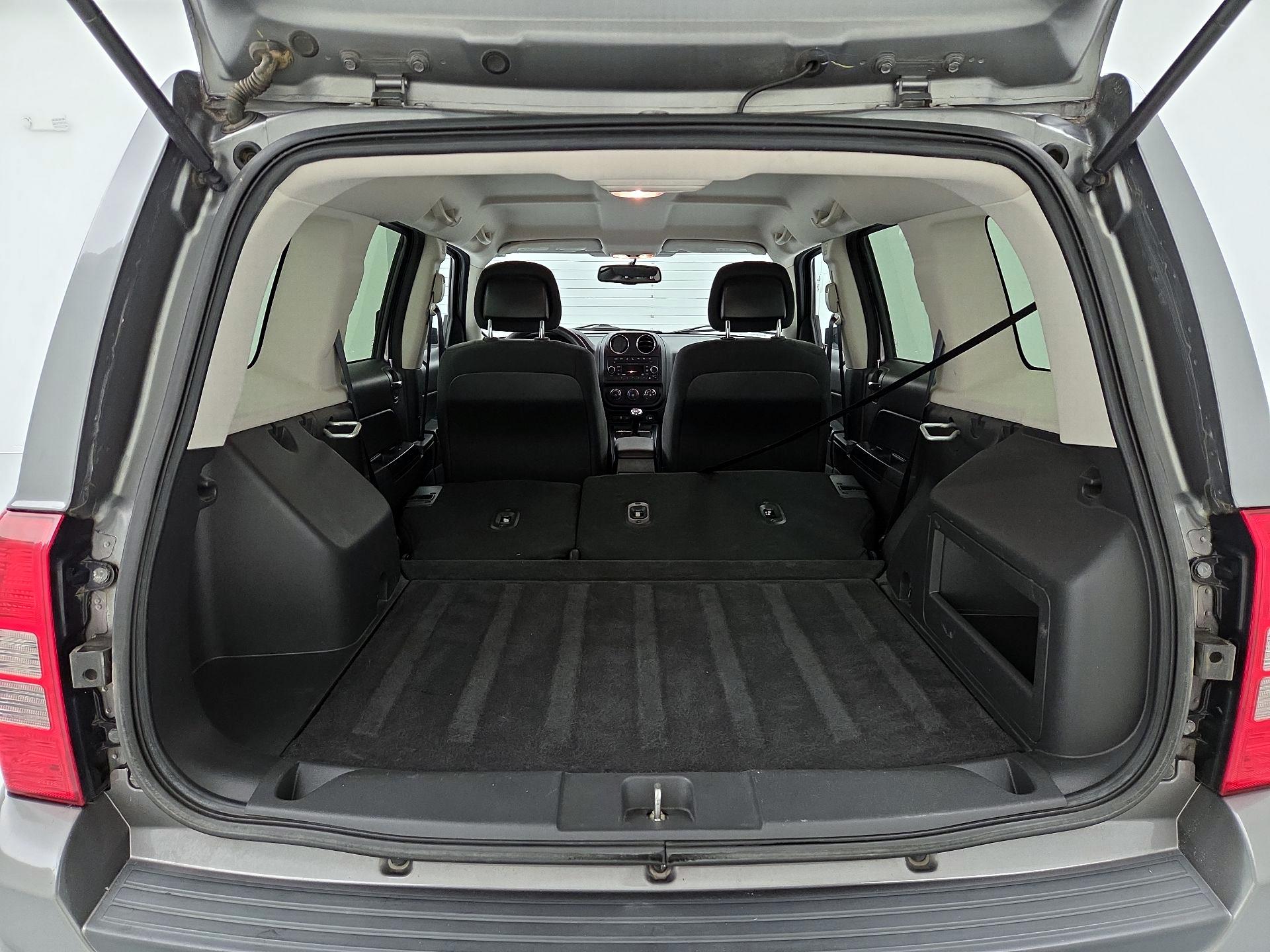 Thumbnail: 2014 Jeep Patriot - 18